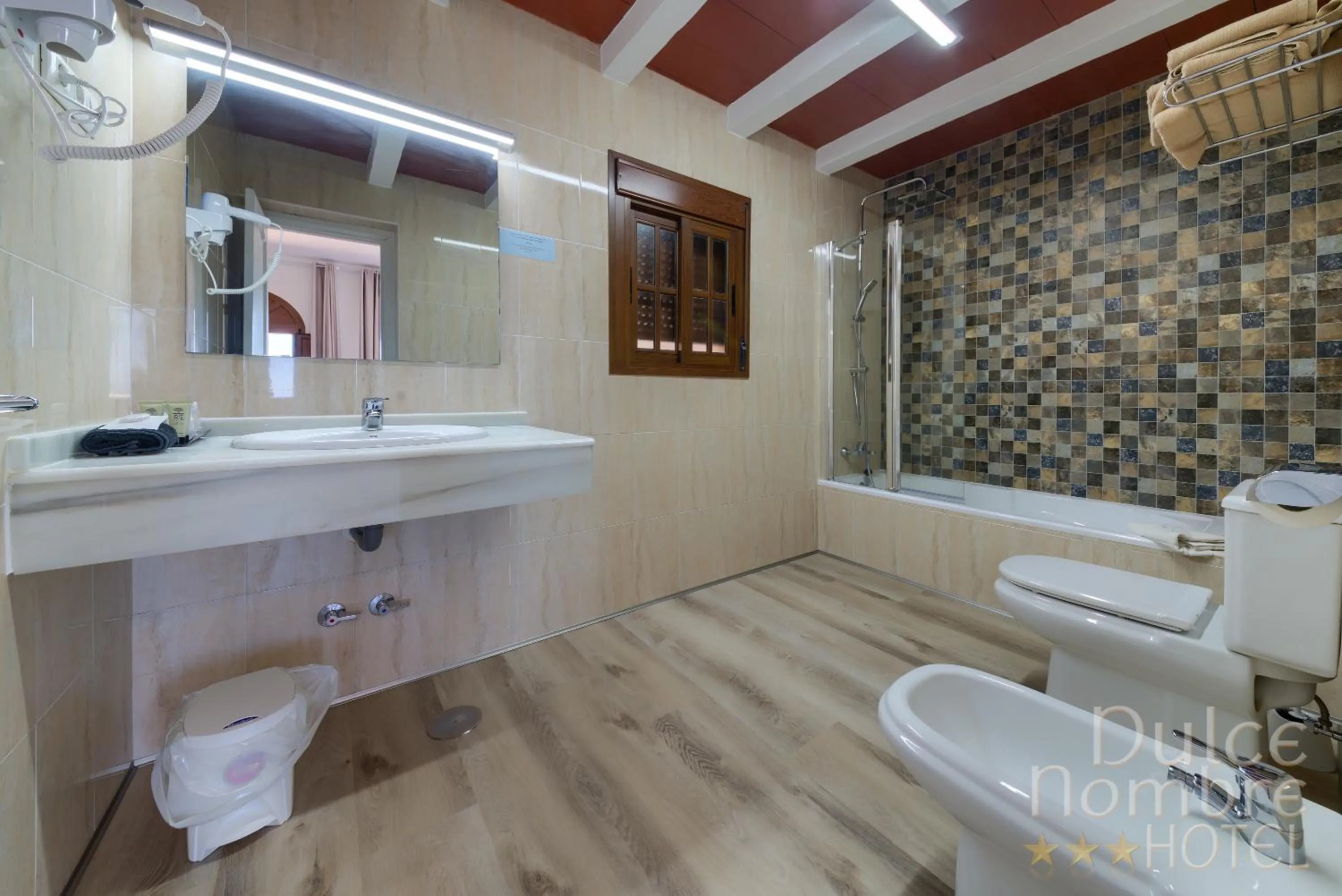 Shower in Dulce Nombre Hotel - Apartamentos