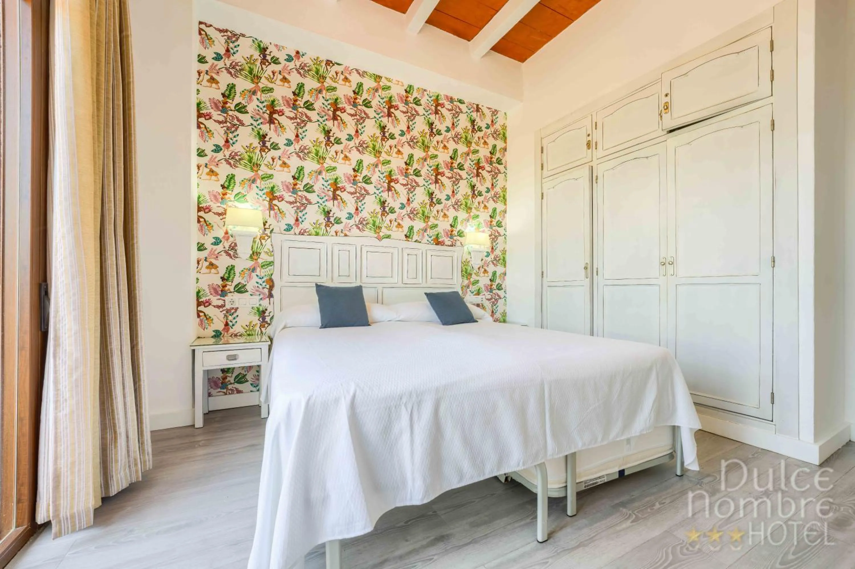 Bed in Dulce Nombre Hotel - Apartamentos