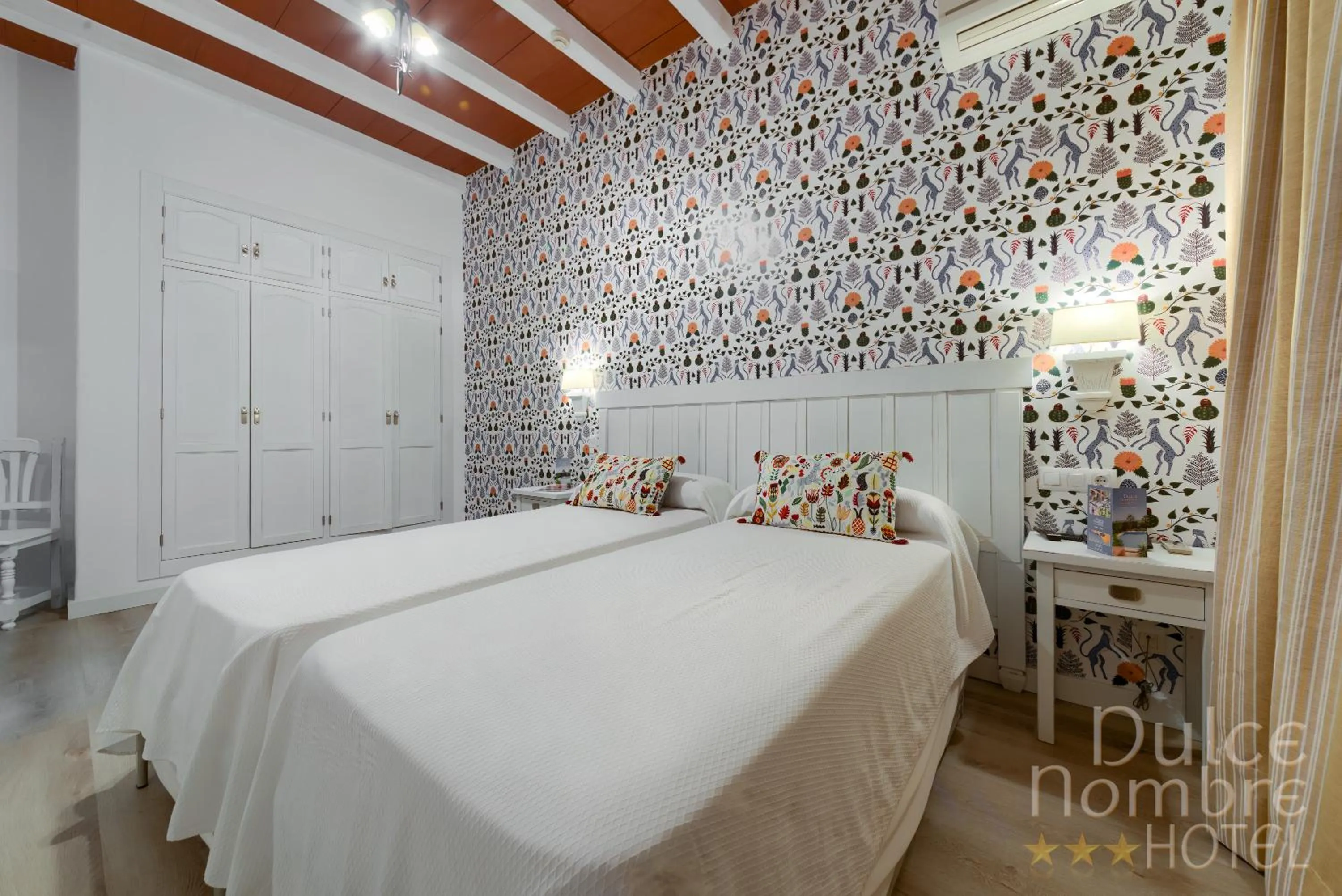 Bed in Dulce Nombre Hotel - Apartamentos