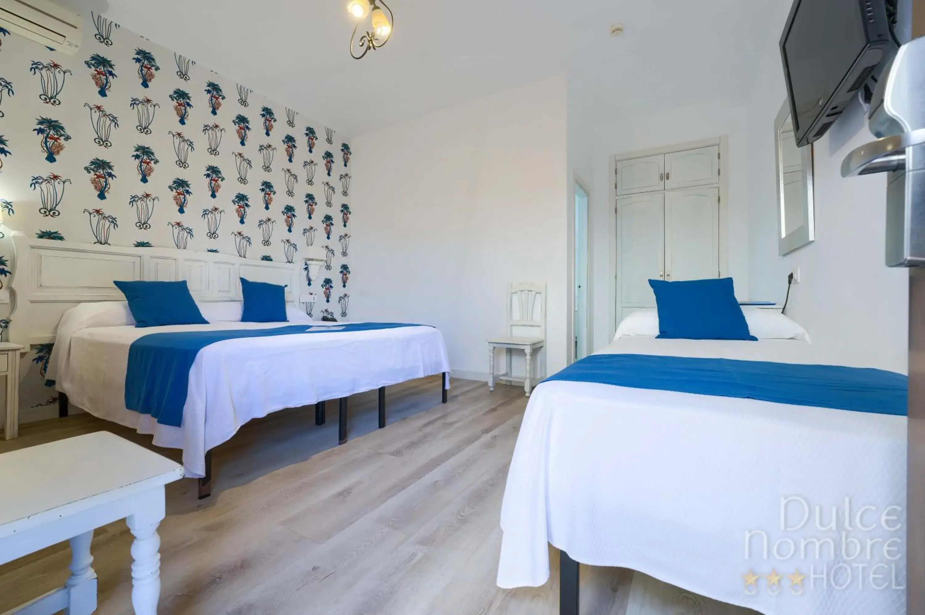 Twin Room with Extra Bed in Dulce Nombre Hotel - Apartamentos Twin Room with Extra Bed in Dulce Nombre Hotel - Apartamentos