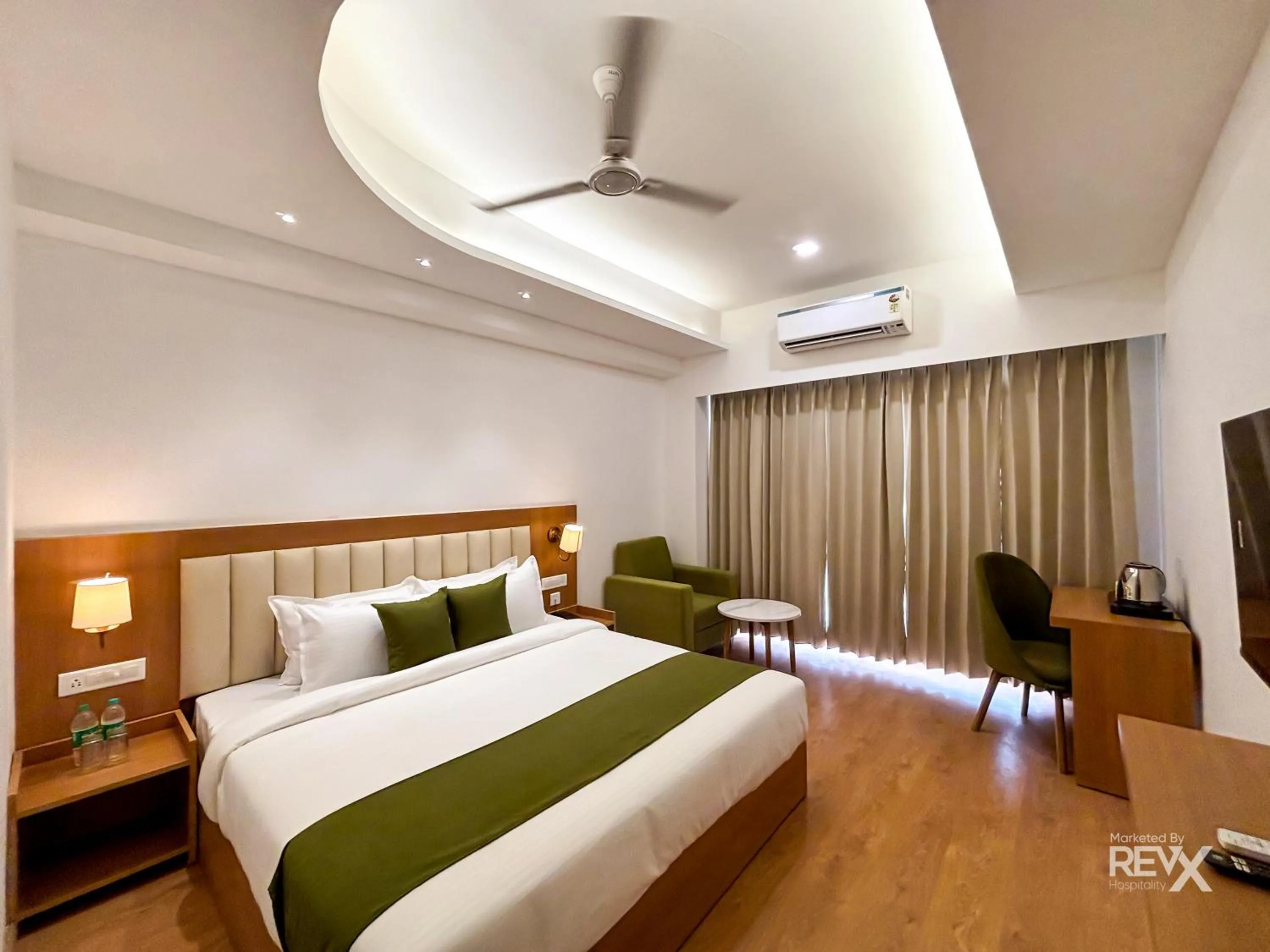 Bed in Oak Leaf Hotel