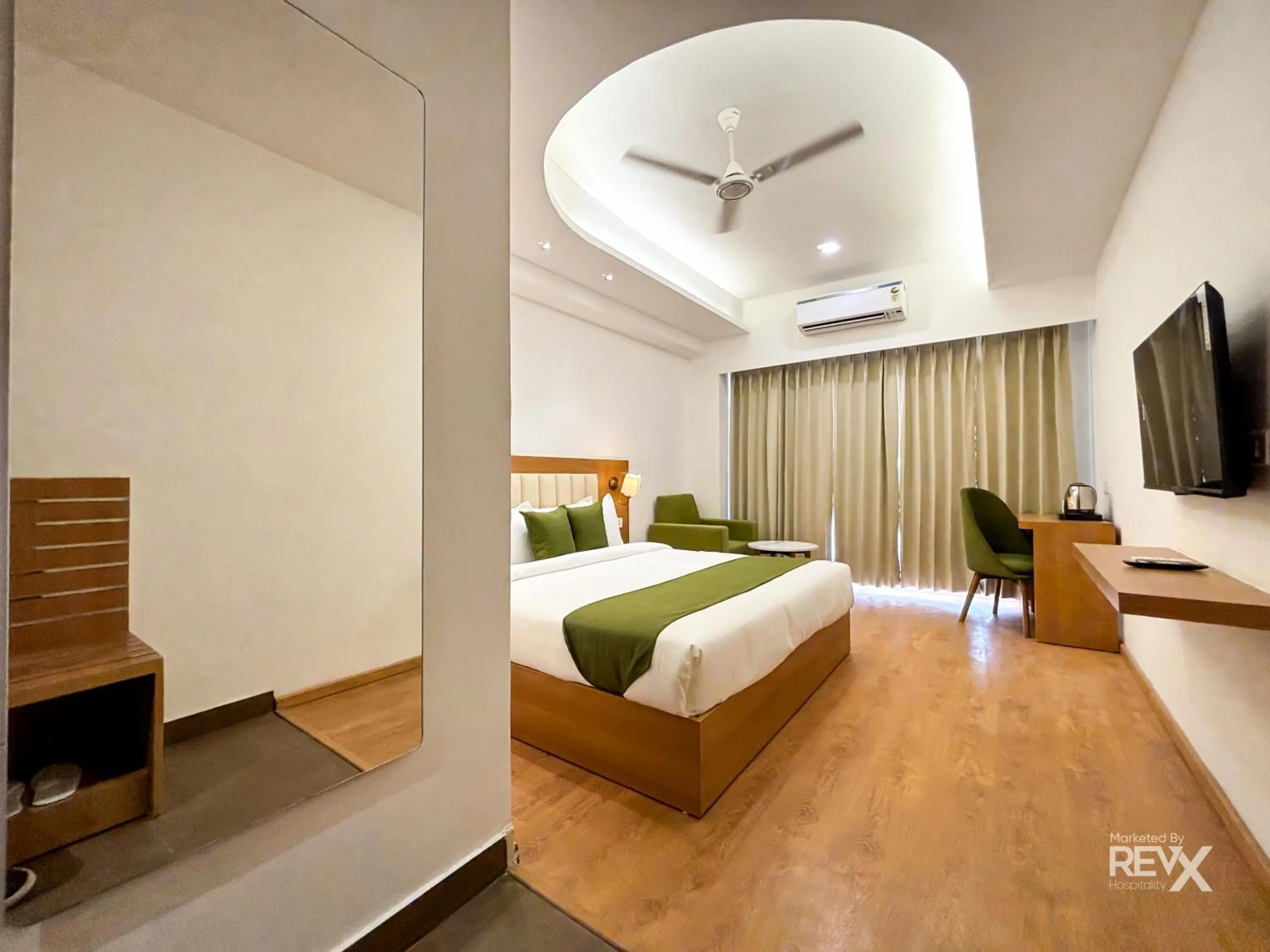 Bed in Oak Leaf Hotel