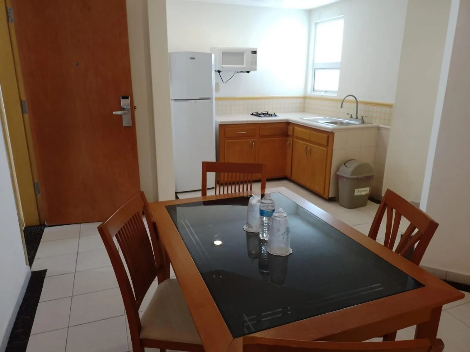 Kitchen or kitchenette in Angeles Suites & Hotel