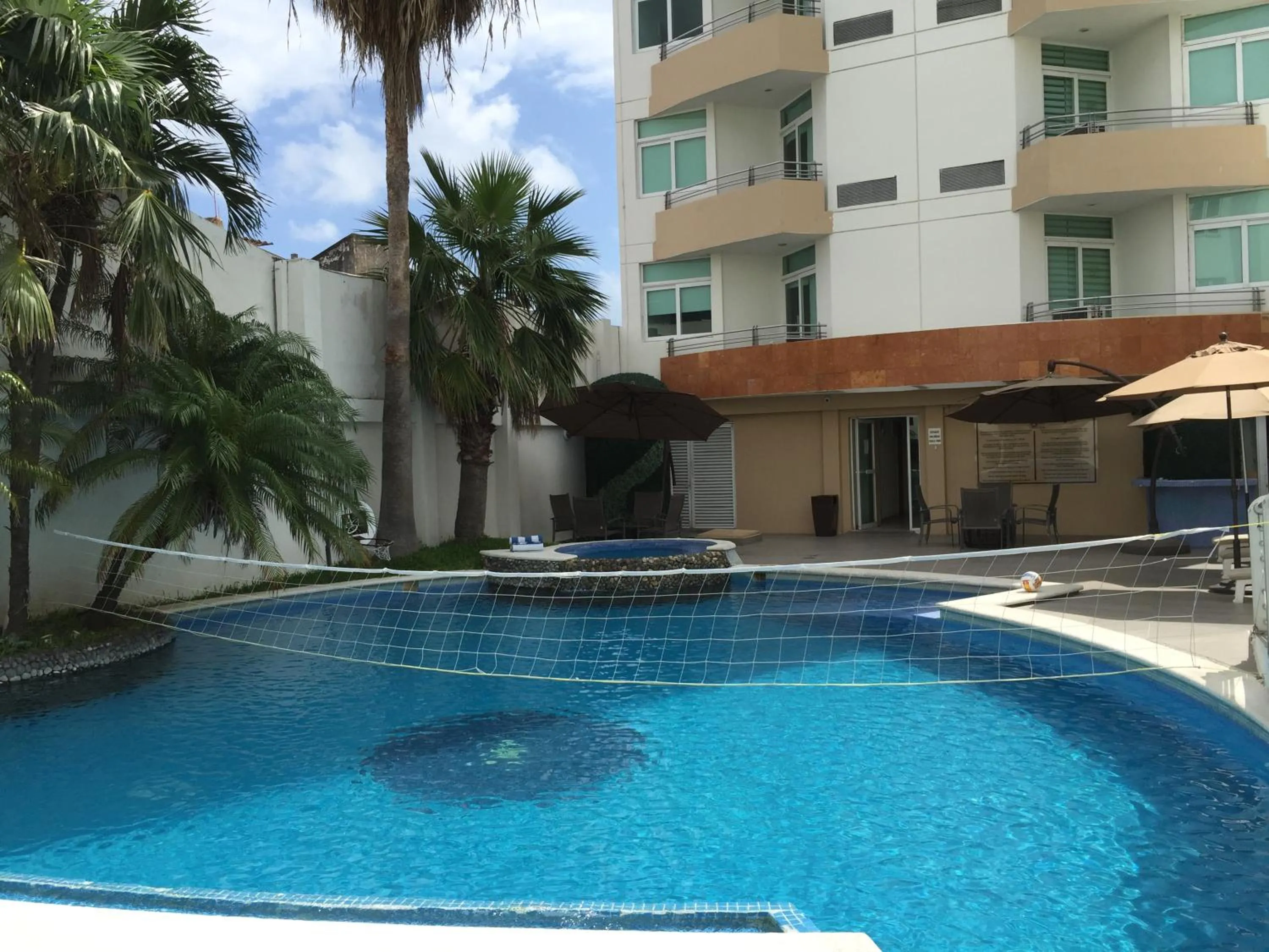 Swimming pool in Angeles Suites & Hotel