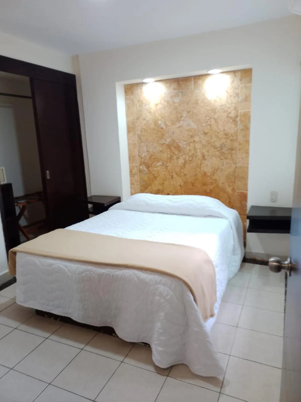 Bedroom, Bed in Angeles Suites & Hotel