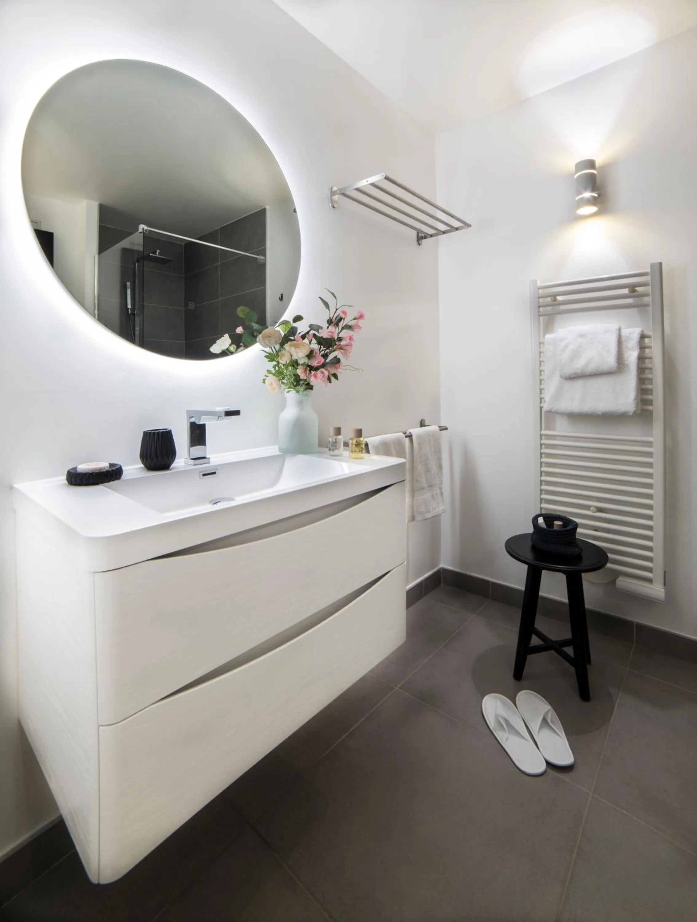 Bathroom in Appartements - Le Logis Versaillais