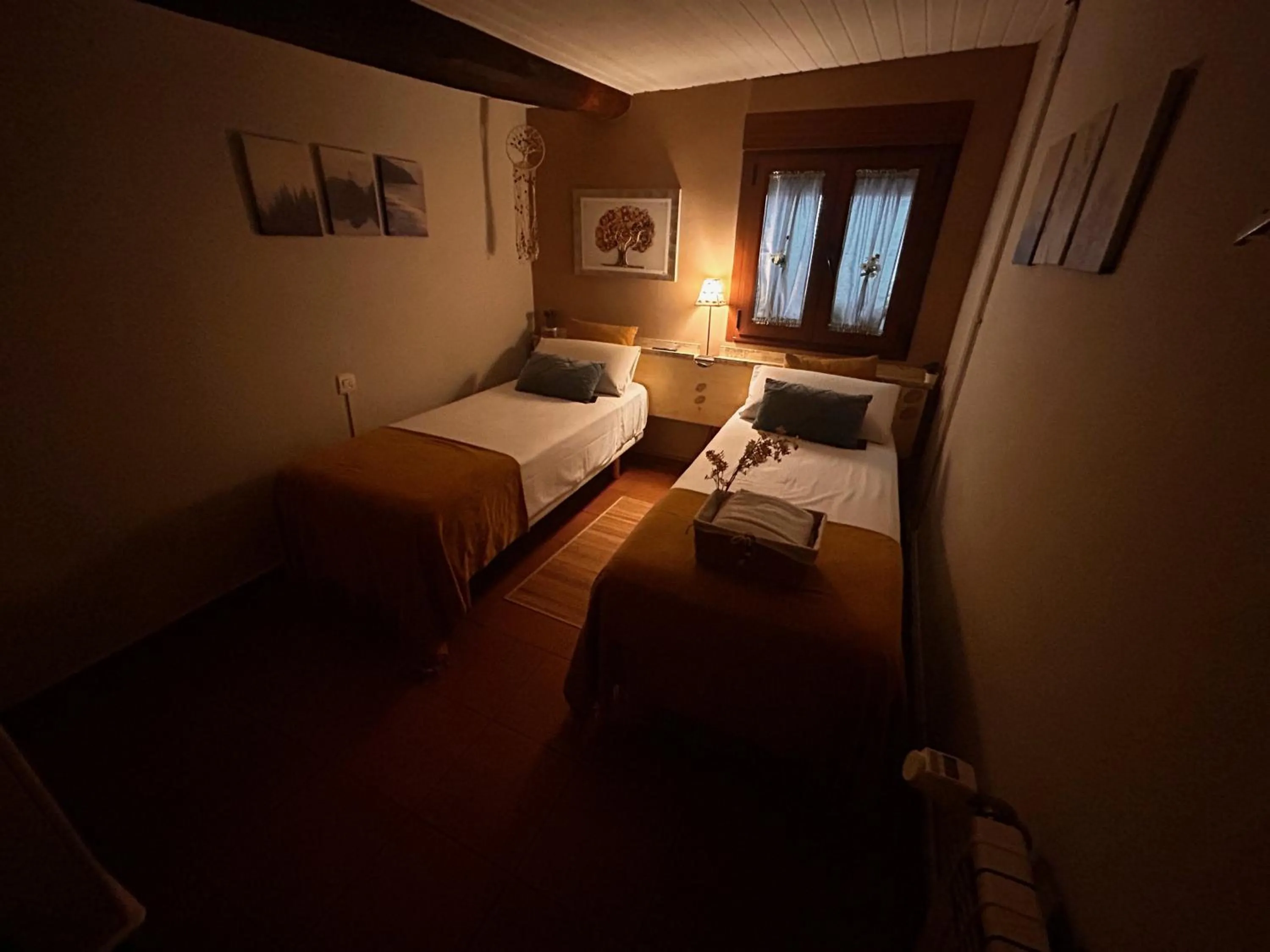 Twin Room with Private Bathroom in Hostal Casa San Nicolas