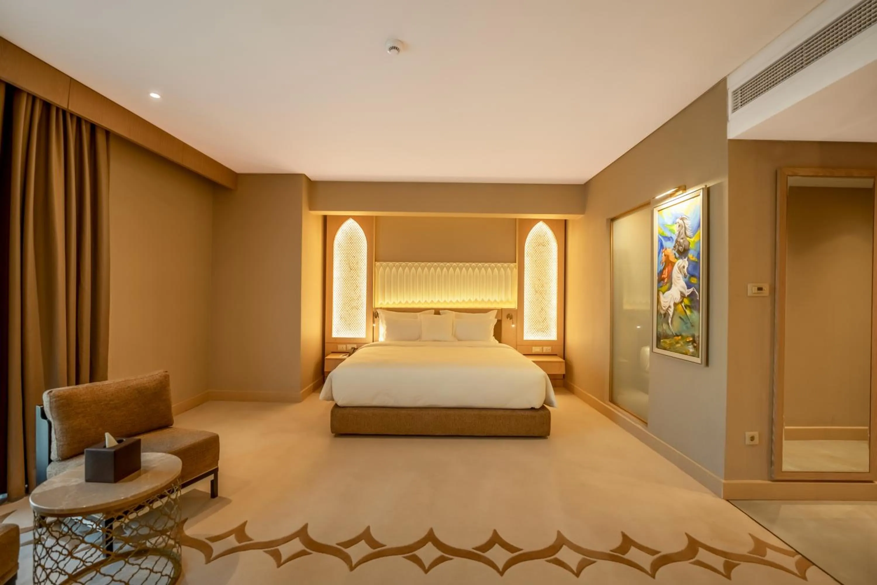 Bedroom, Bed in World Heart Hotel