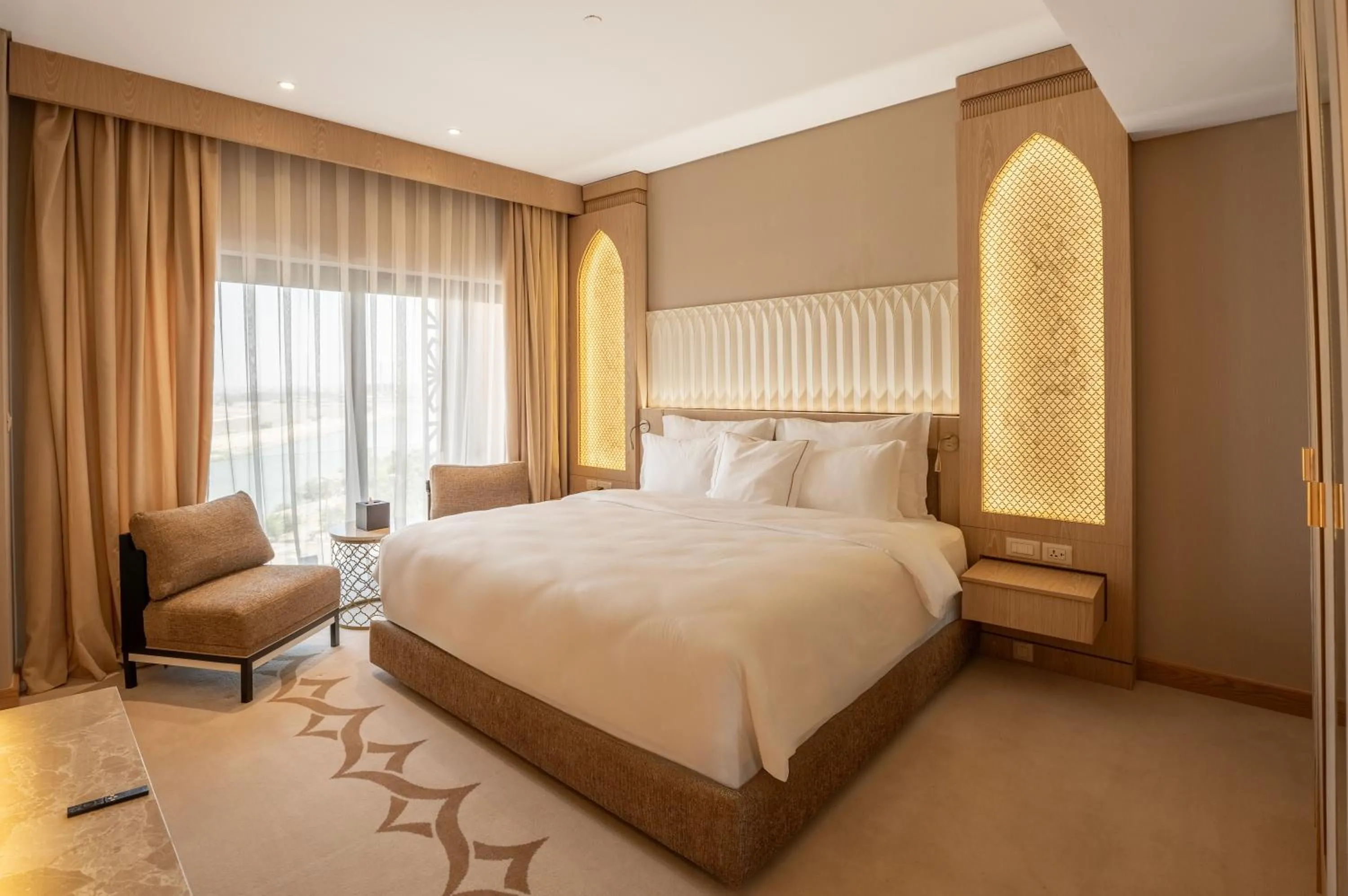 Bedroom, Bed in World Heart Hotel