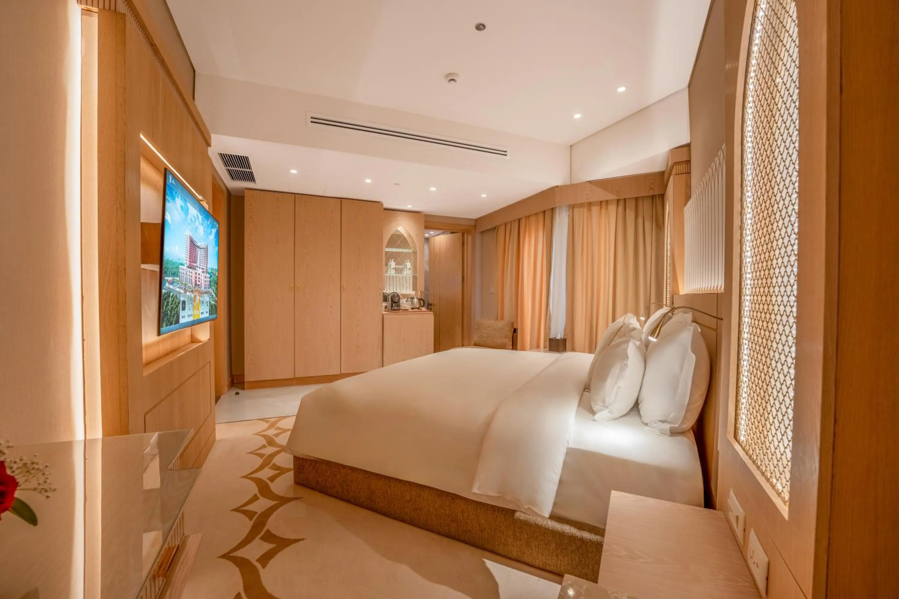 Bedroom, Bed in World Heart Hotel