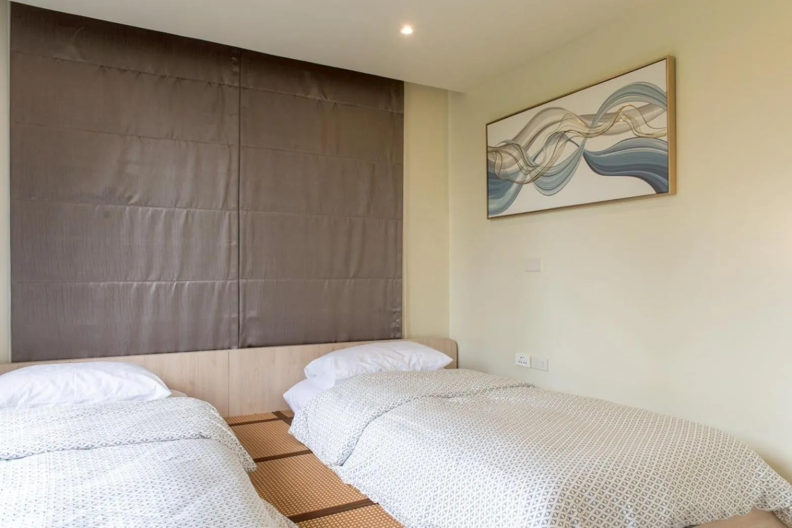 Bed in Shizuka House - 500 m walk to BTS Phrom Phong