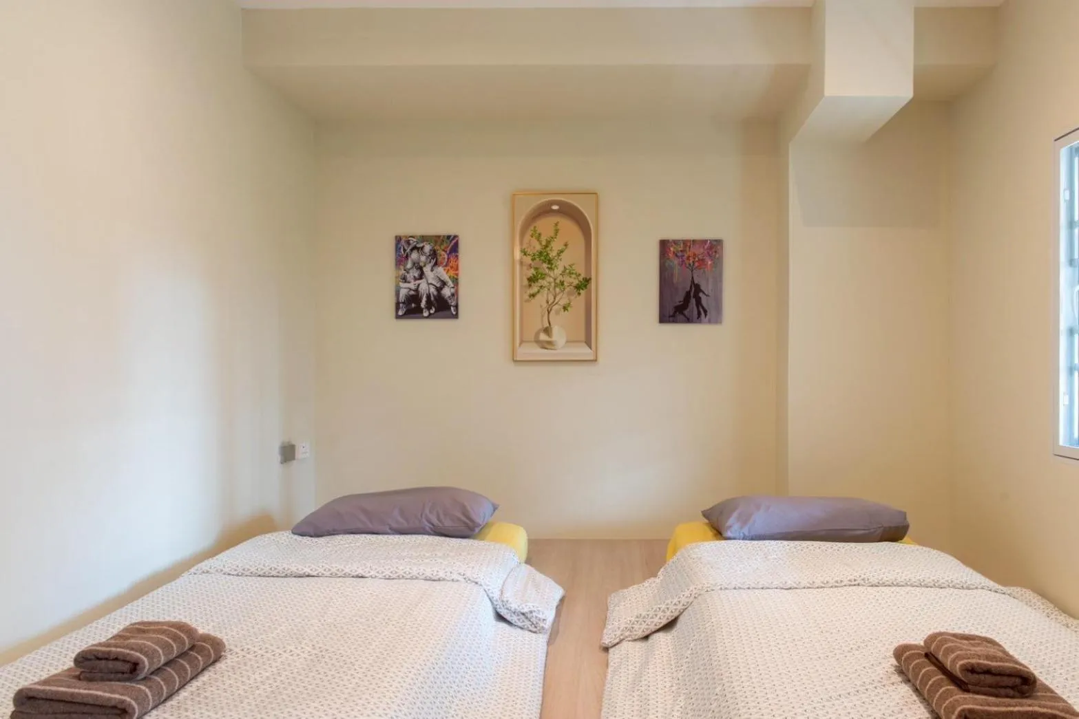 Bed in Shizuka House - 500 m walk to BTS Phrom Phong