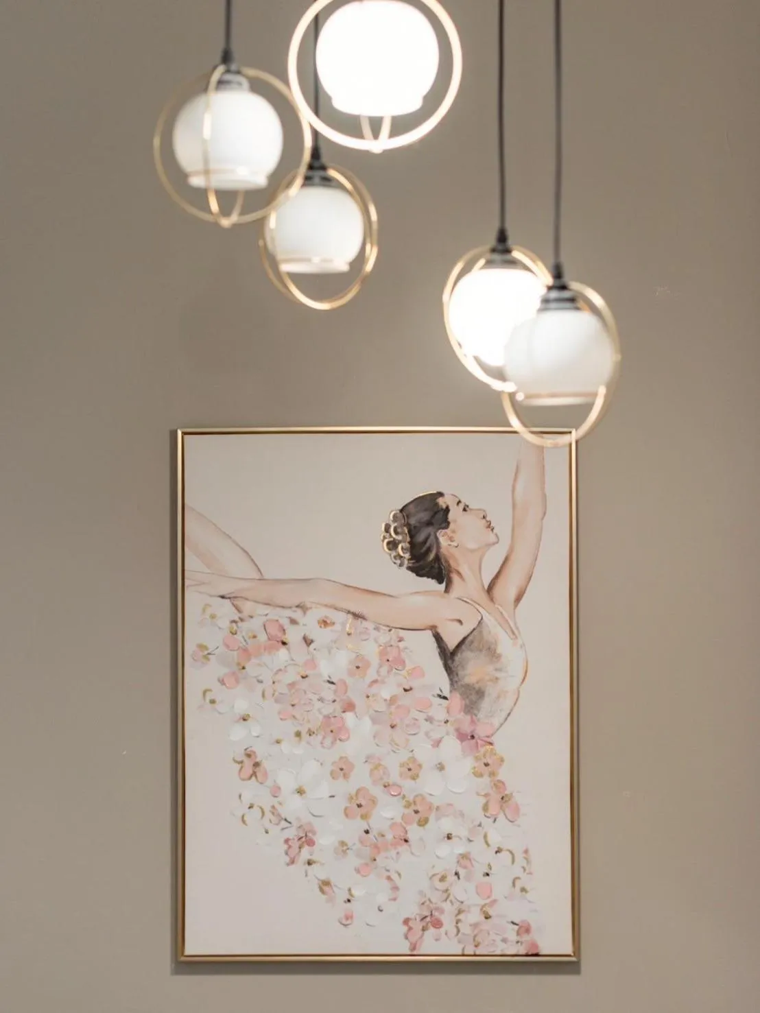 Decorative detail in Shizuka House - 500 m walk to BTS Phrom Phong