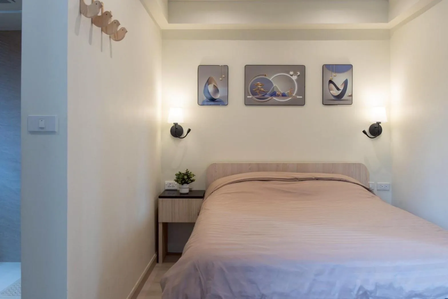 Bed in Shizuka House - 500 m walk to BTS Phrom Phong
