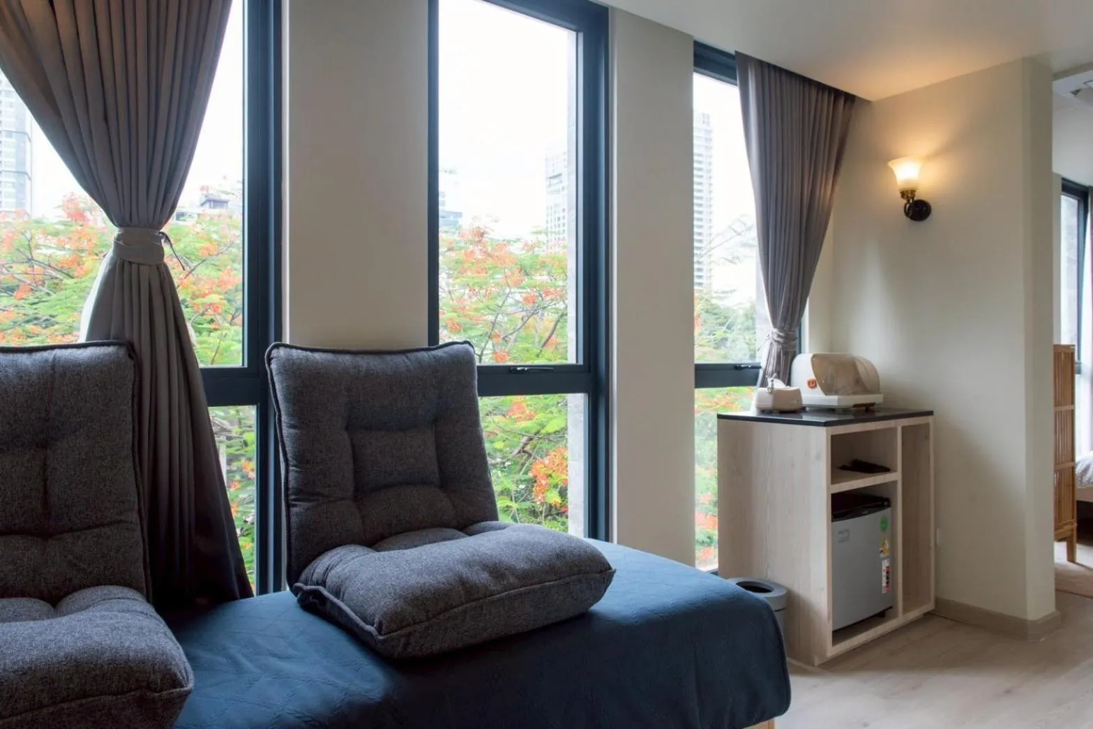 Coffee/tea facilities in Shizuka House - 500 m walk to BTS Phrom Phong