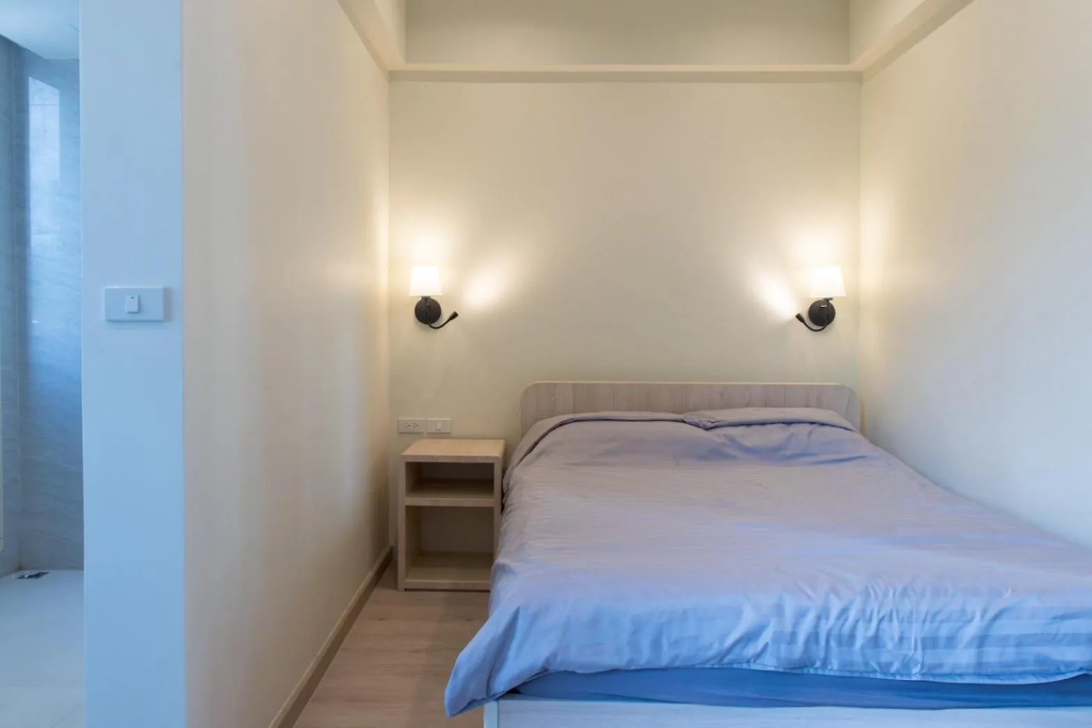 Bed in Shizuka House - 500 m walk to BTS Phrom Phong