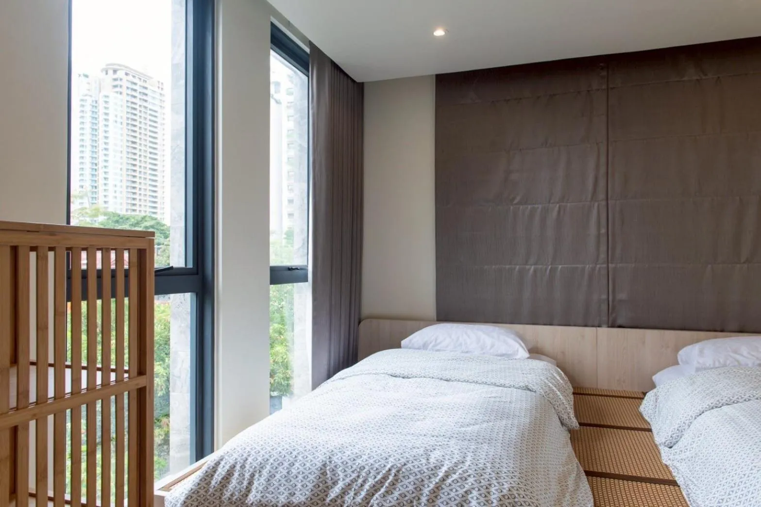 Bed in Shizuka House - 500 m walk to BTS Phrom Phong