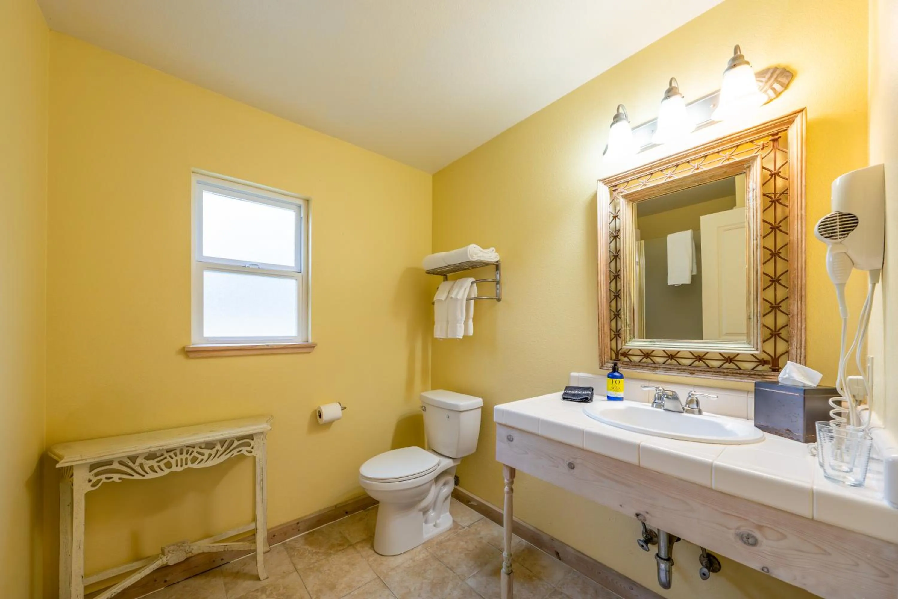 Bathroom in Aurora Park Cottages