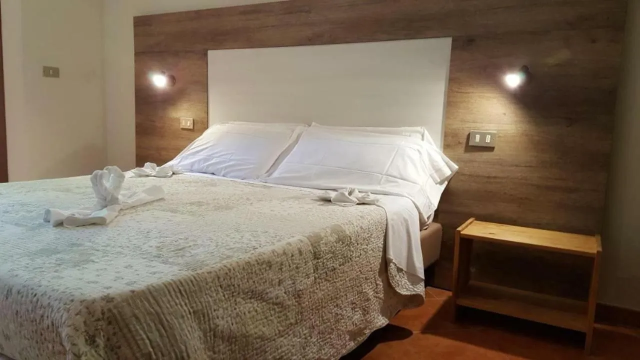 Deluxe Double or Twin Room - single occupancy in Hotel MonteMorello