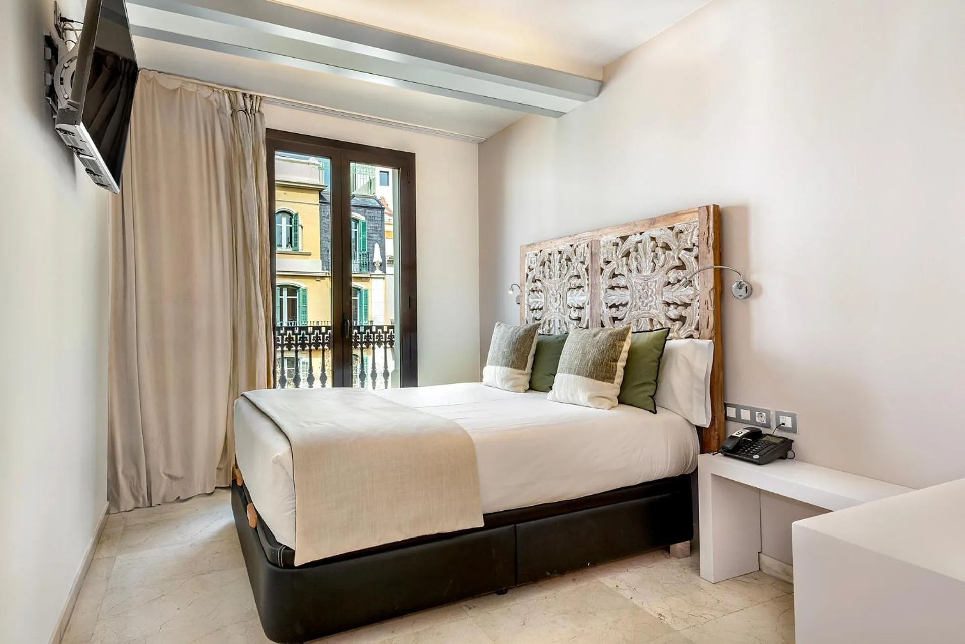 Bedroom, Bed in Limonaia