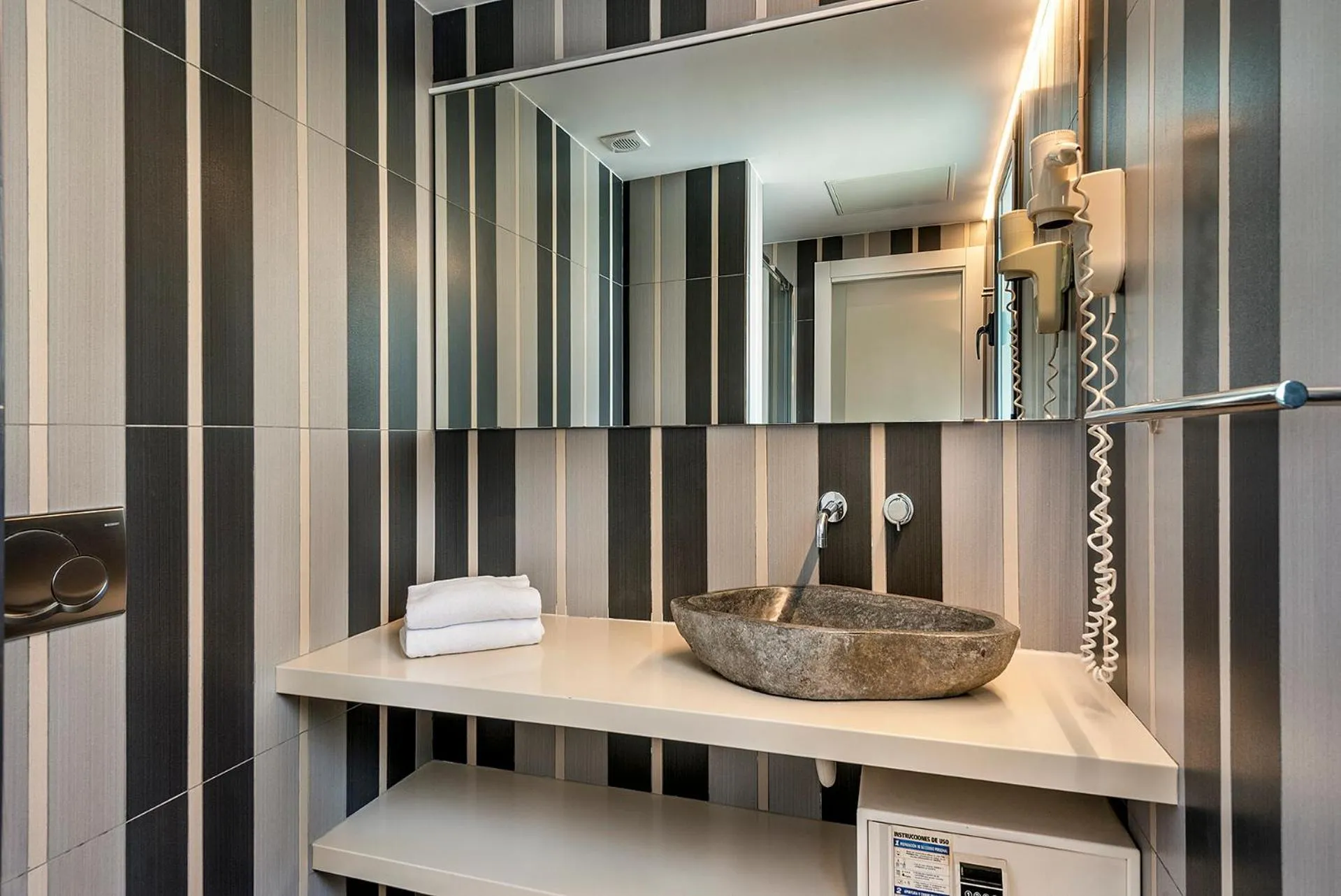 Bathroom in Limonaia