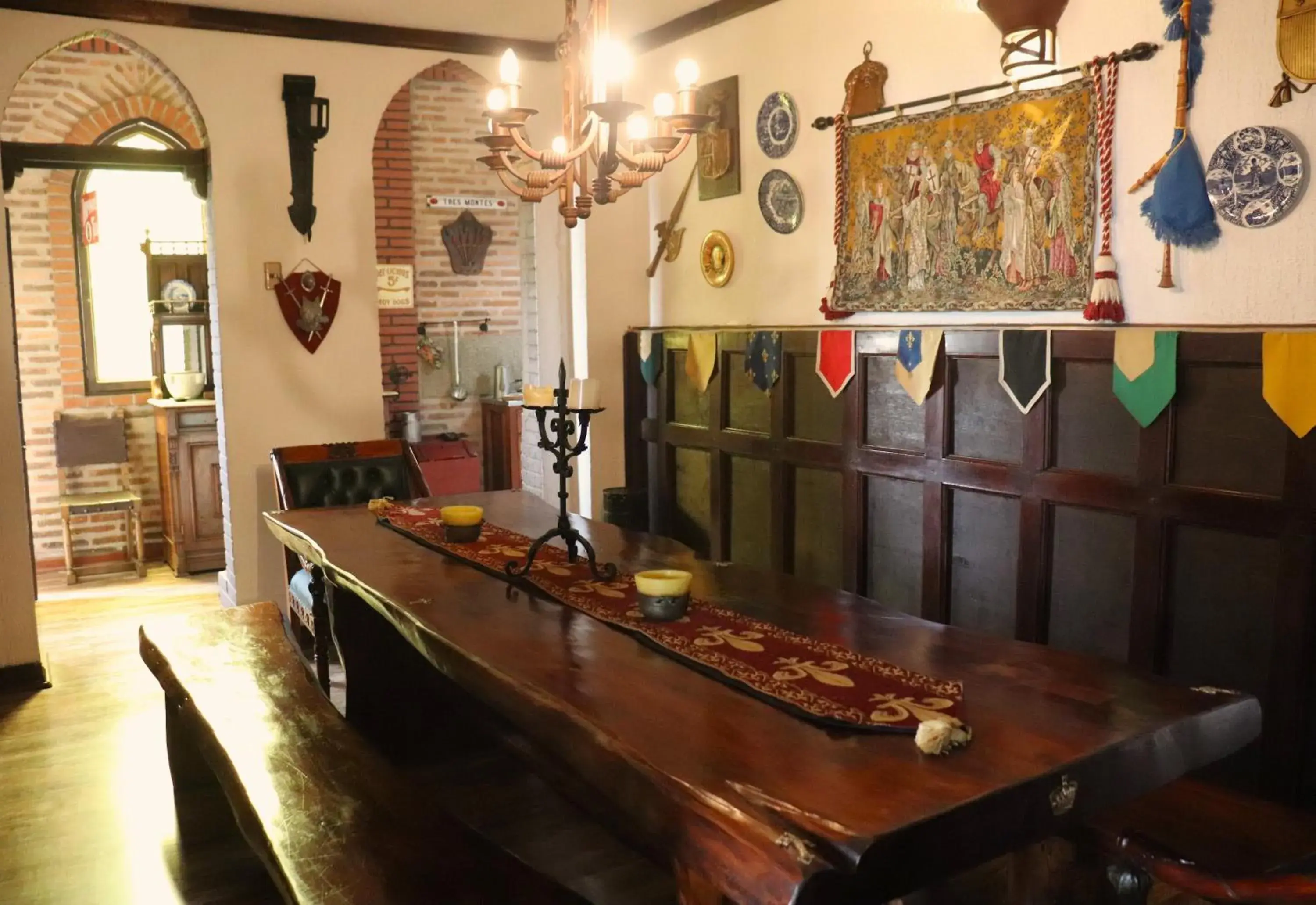 Restaurant/places to eat in Castillo Medieval Restaurant/places to eat in Castillo Medieval