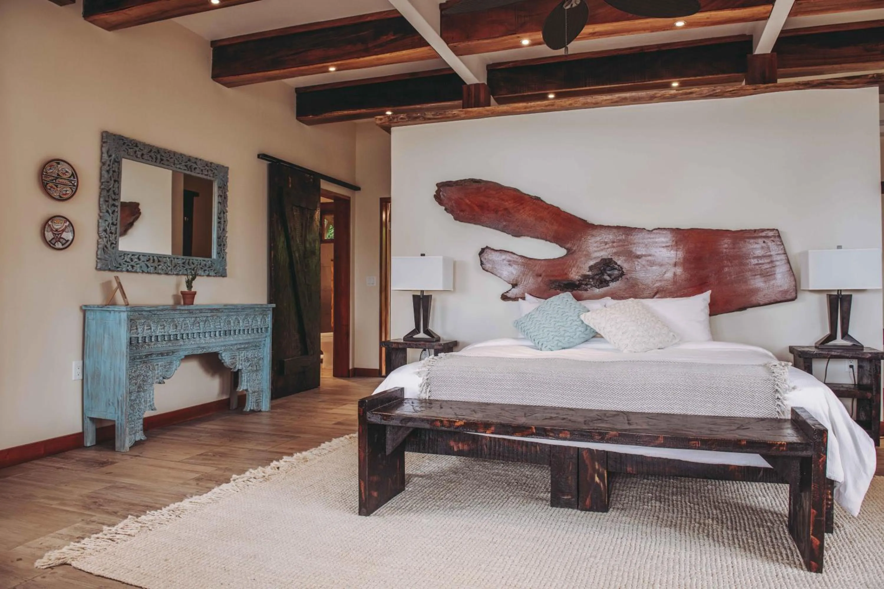 Photo of the whole room, Bed in Sansara Surf Yoga & Resort