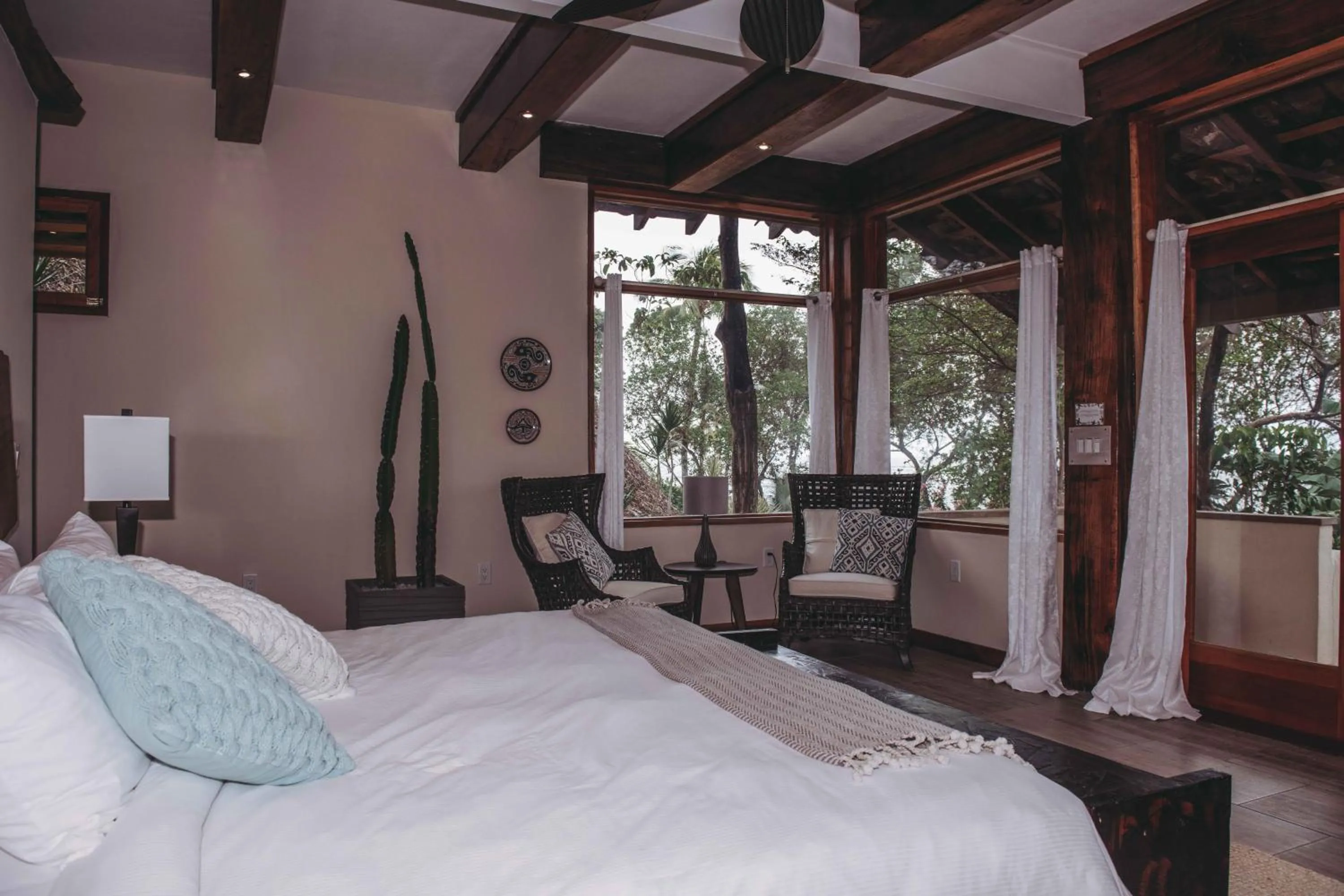 Photo of the whole room, Bed in Sansara Surf Yoga & Resort