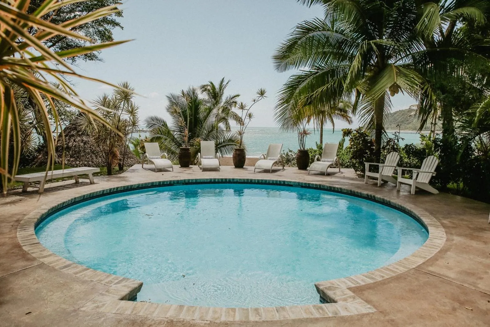 Swimming pool in Sansara Surf Yoga & Resort