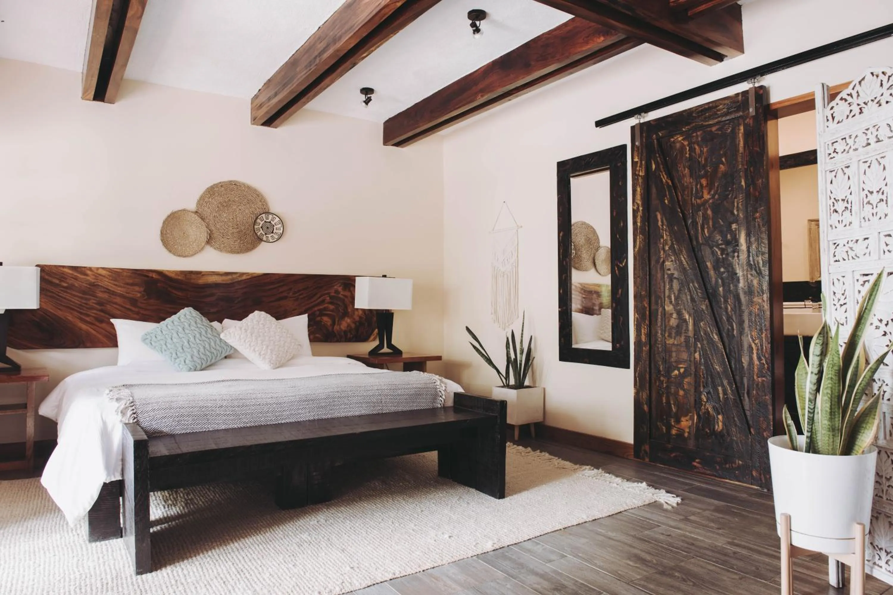 Bed in Sansara Surf Yoga & Resort