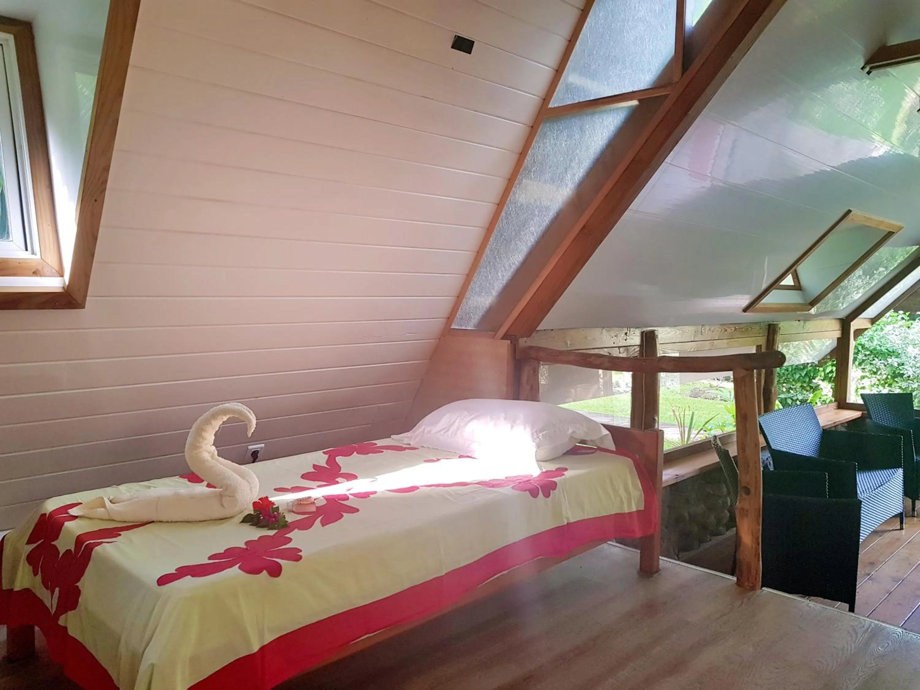 Bed in Pension Les Trois Cascades