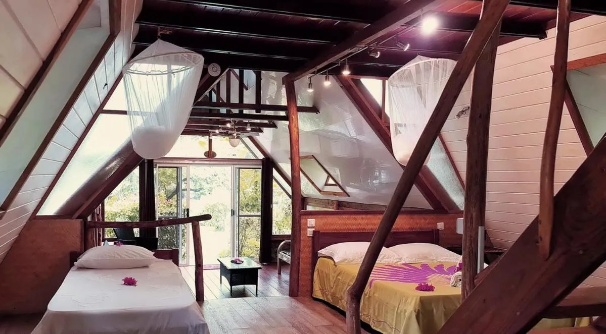 Photo of the whole room, Bed in Pension Les Trois Cascades