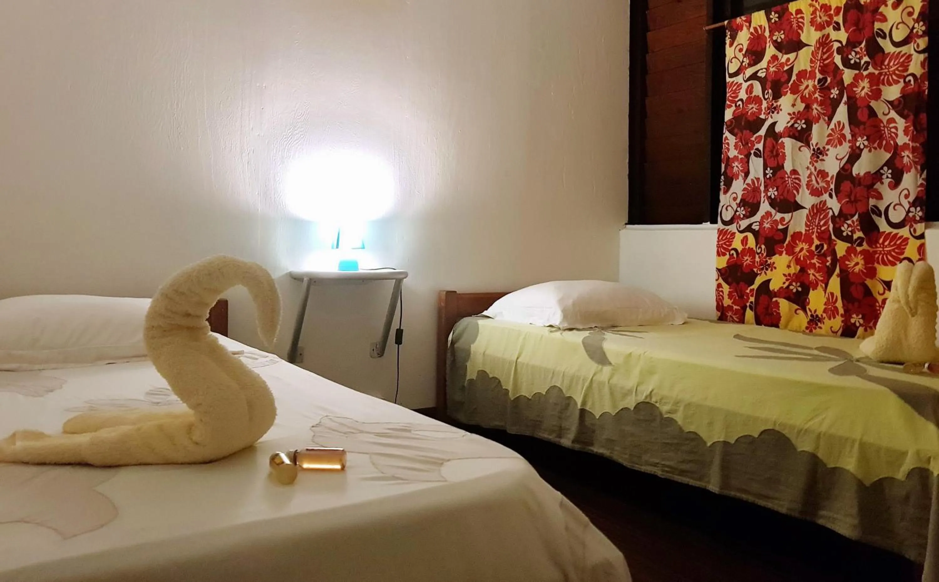 Photo of the whole room, Bed in Pension Les Trois Cascades