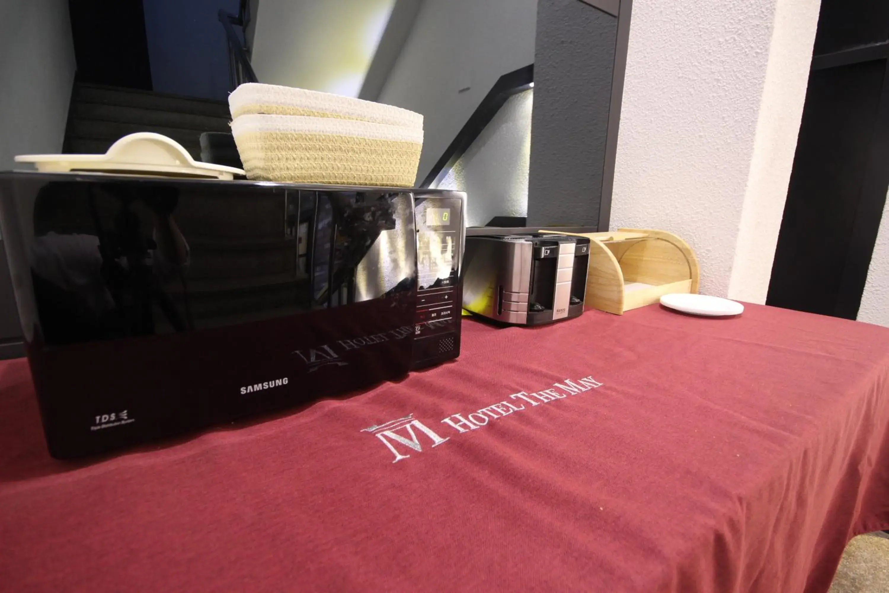 Food and drinks, Bed in The May Hotel Food and drinks, Bed in The May Hotel