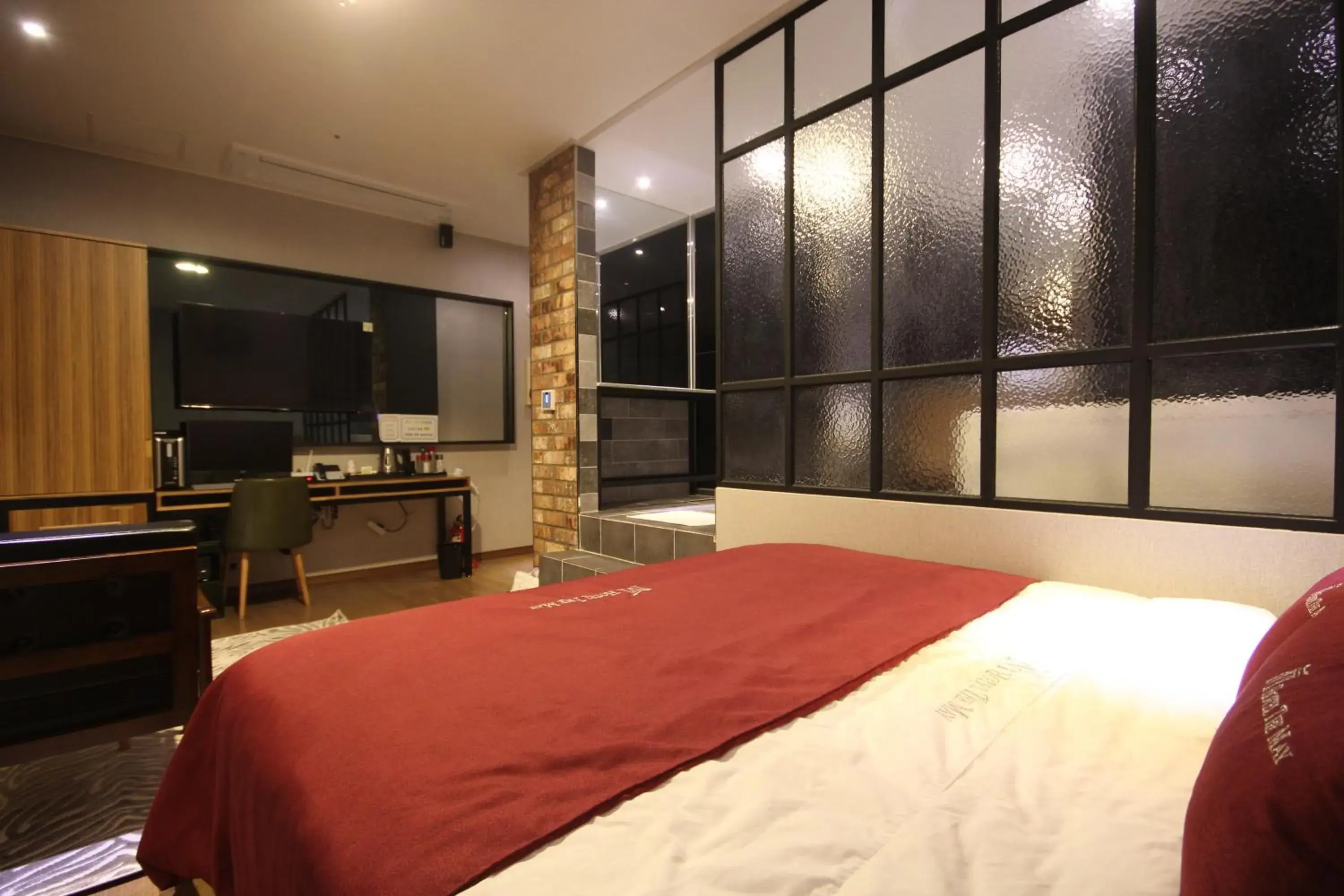 Bed in The May Hotel Bed in The May Hotel