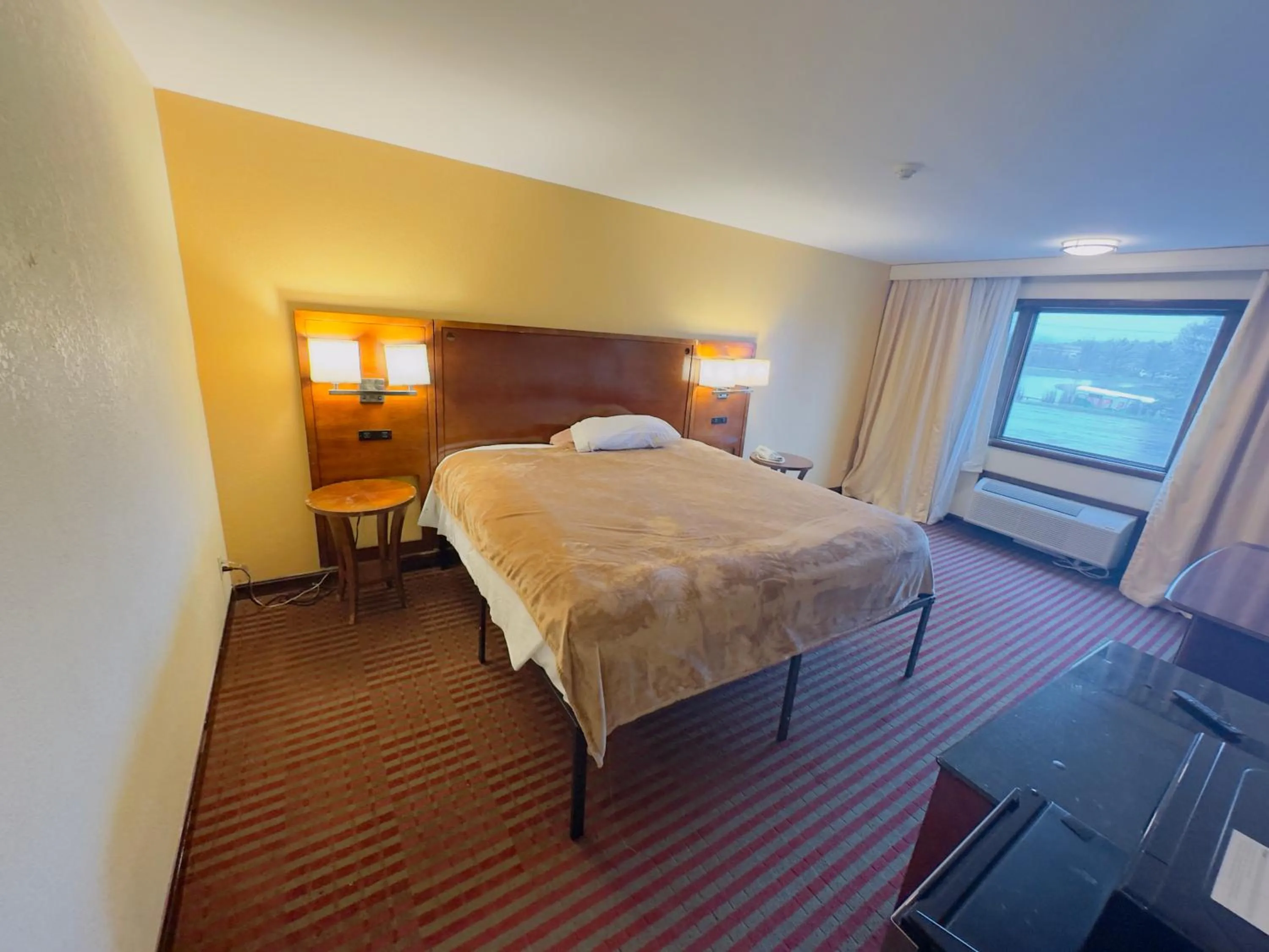 Bed in Hilltop Inn