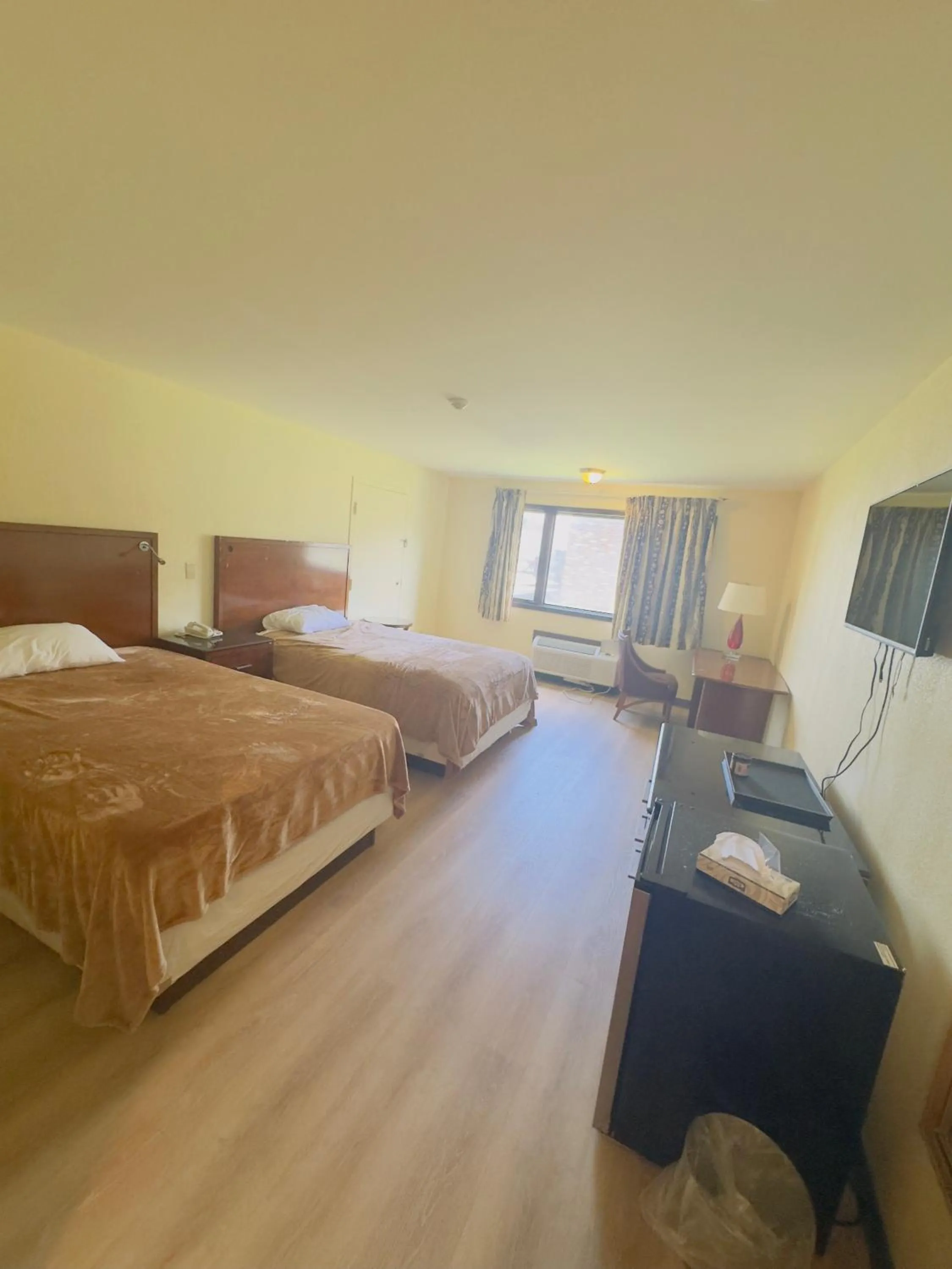 Bed in Hilltop Inn