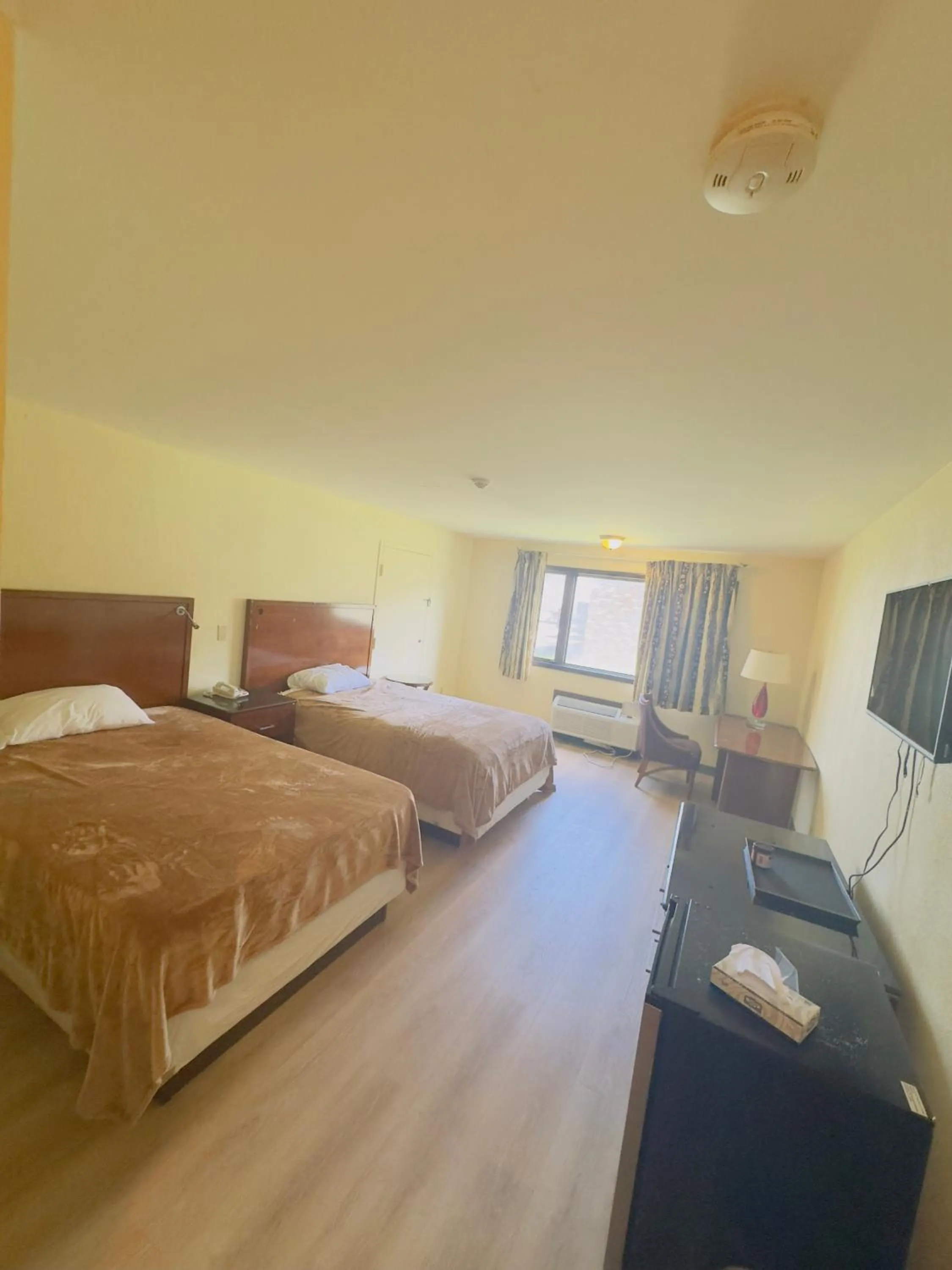 Bed in Hilltop Inn
