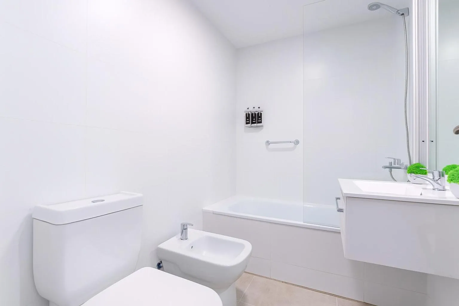 Studio Apartment in Deluxe Apartments in Downtown by BueRentals