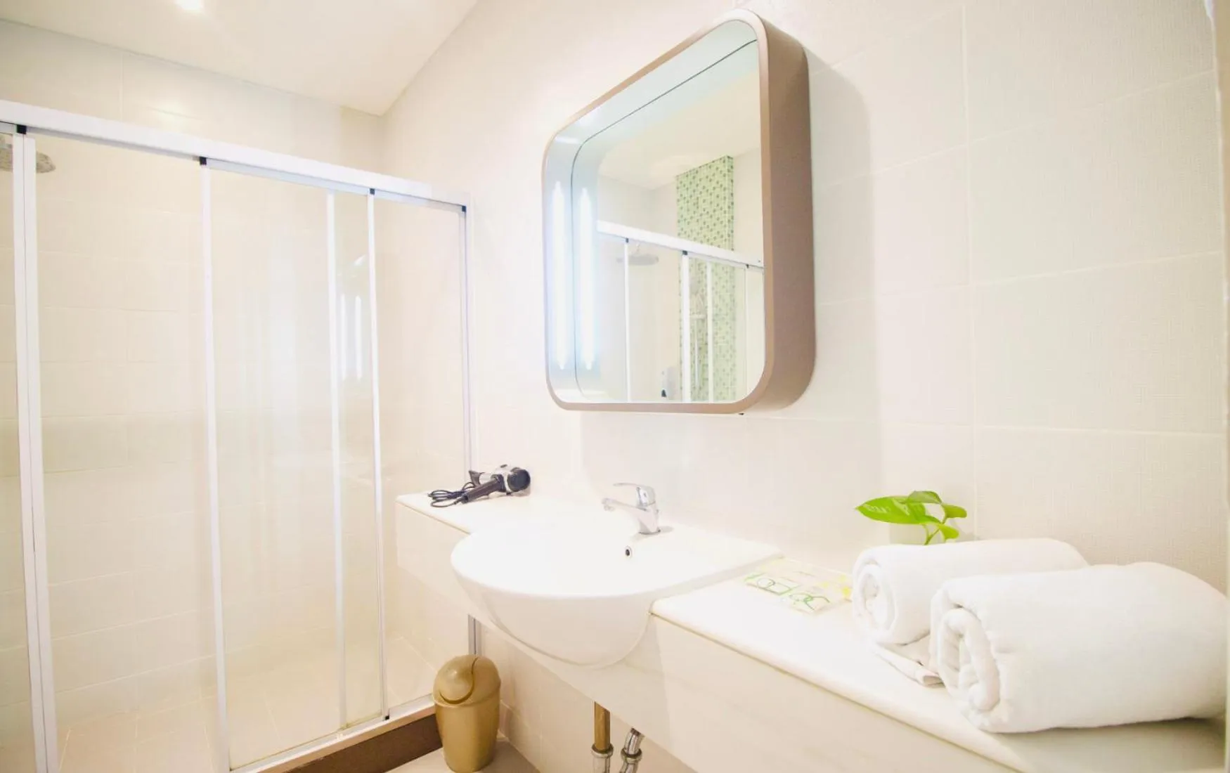 Zest Jemursari by Swiss-Belhotel International