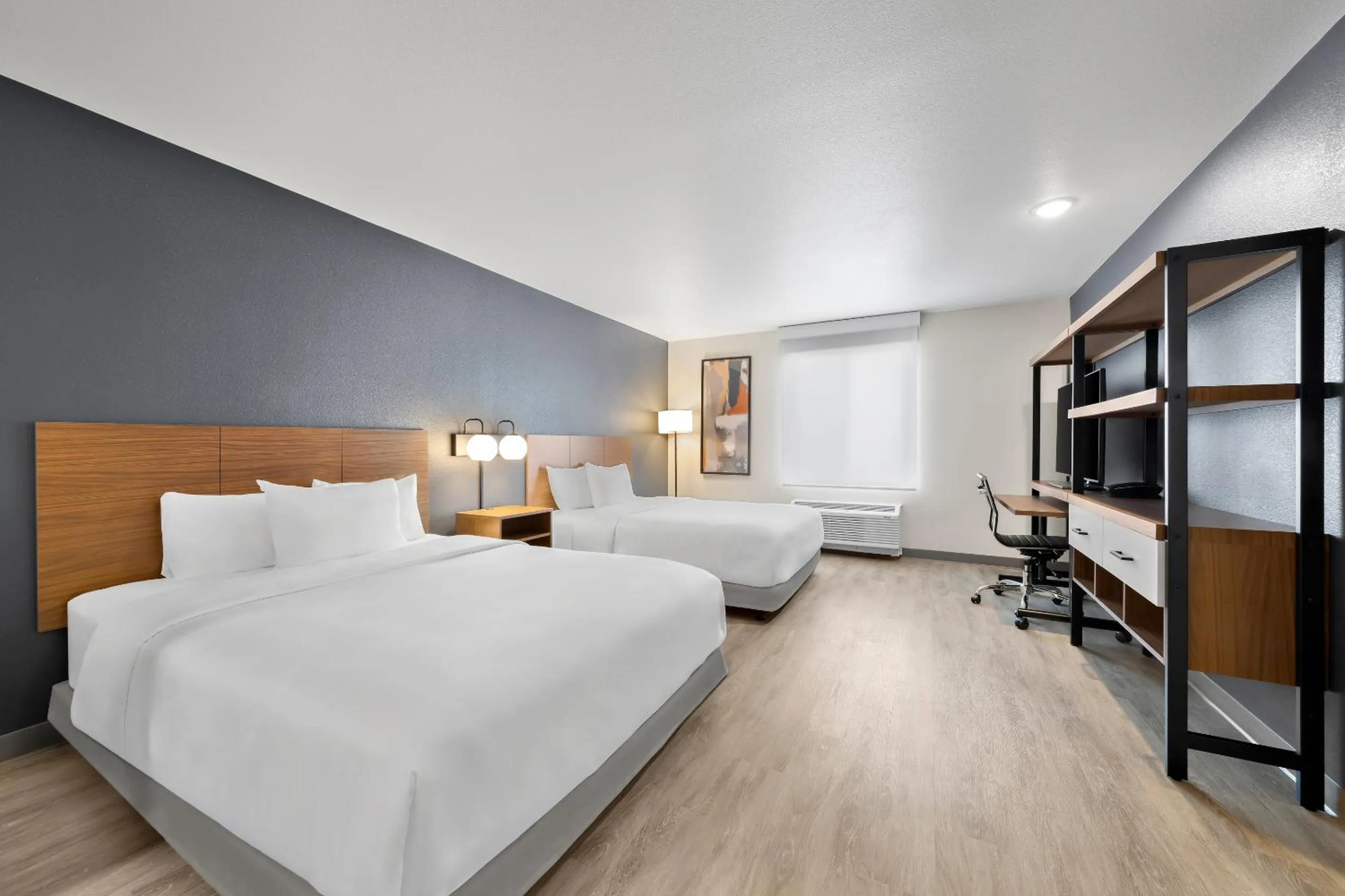 Bed in Everhome Suites San Bernardino - Loma Linda