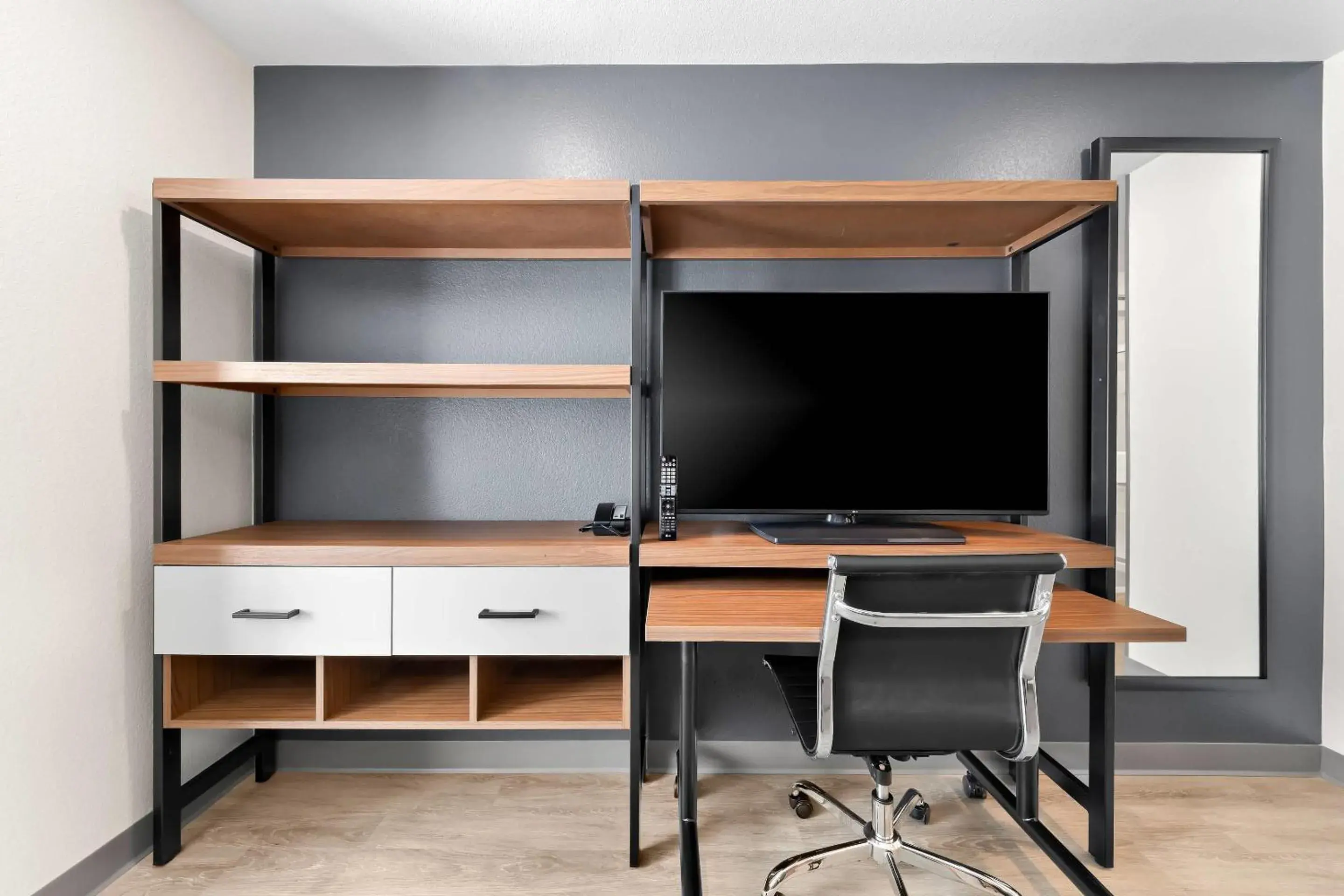 Queen Suite with Two Queen Beds and Sofa - Disability Access/Non Smoking in Everhome Suites San Bernardino - Loma Linda Queen Suite with Two Queen Beds and Sofa - Disability Access/Non Smoking in Everhome Suites San Bernardino - Loma Linda