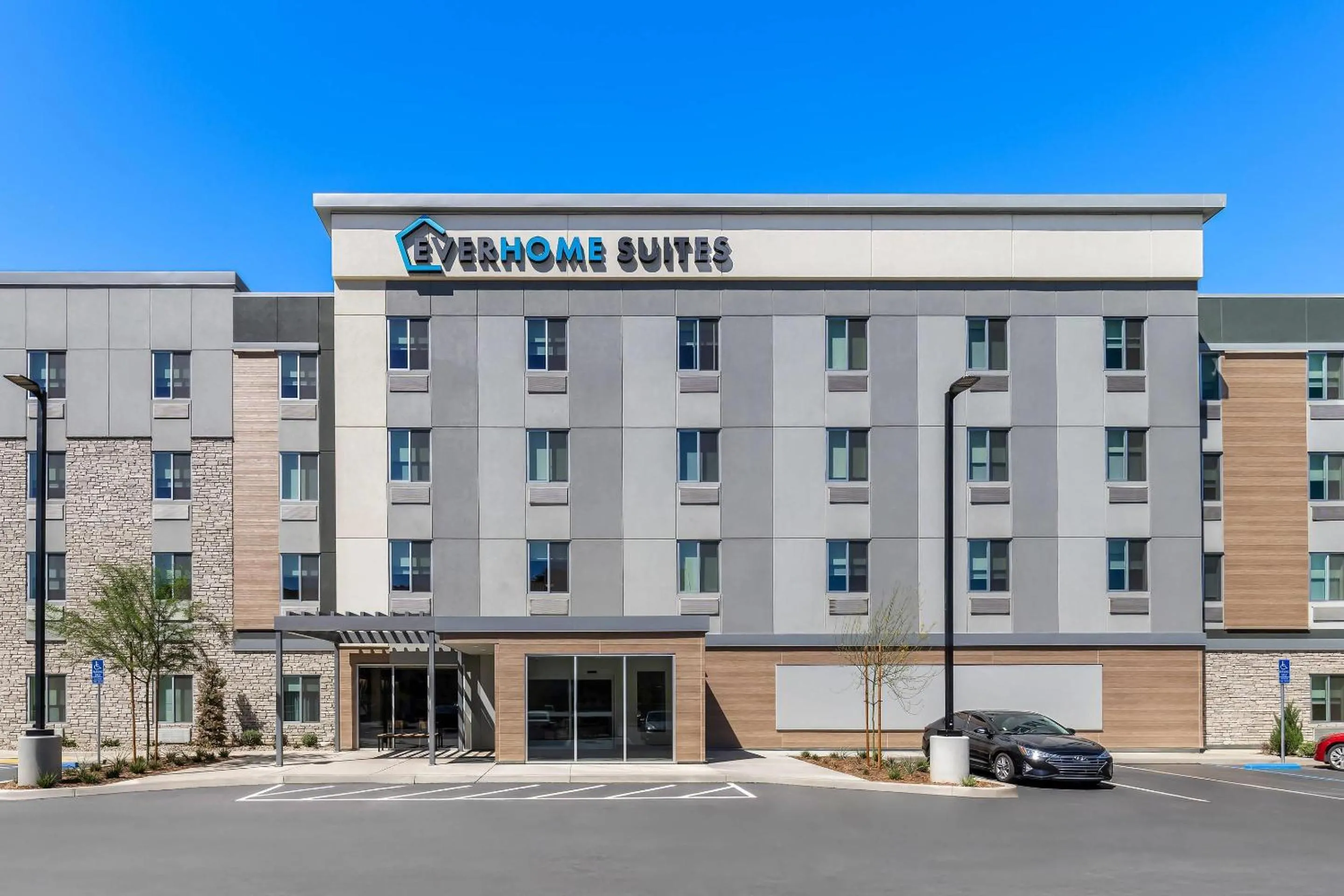 Property building in Everhome Suites San Bernardino - Loma Linda