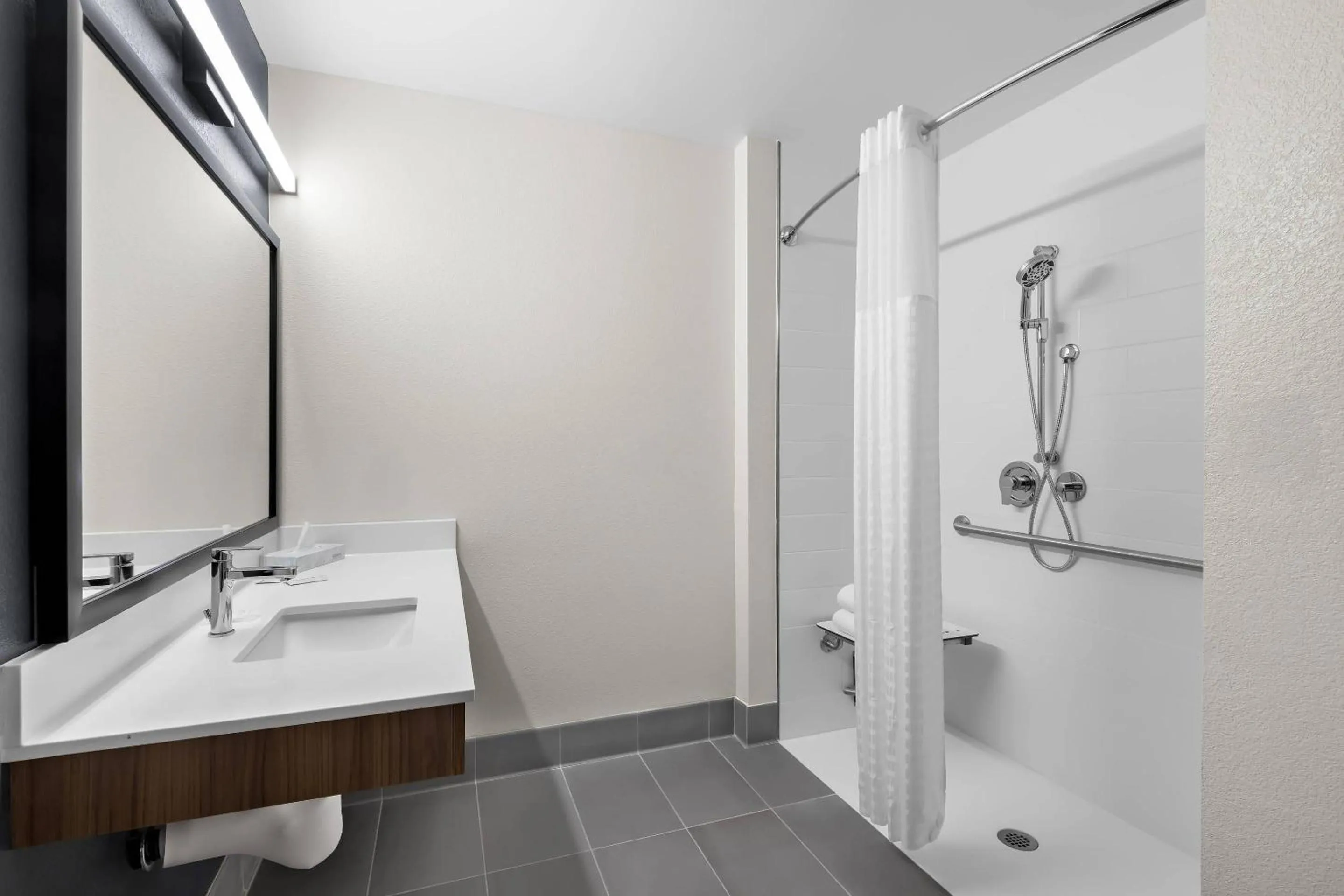 Bedroom in Everhome Suites San Bernardino - Loma Linda