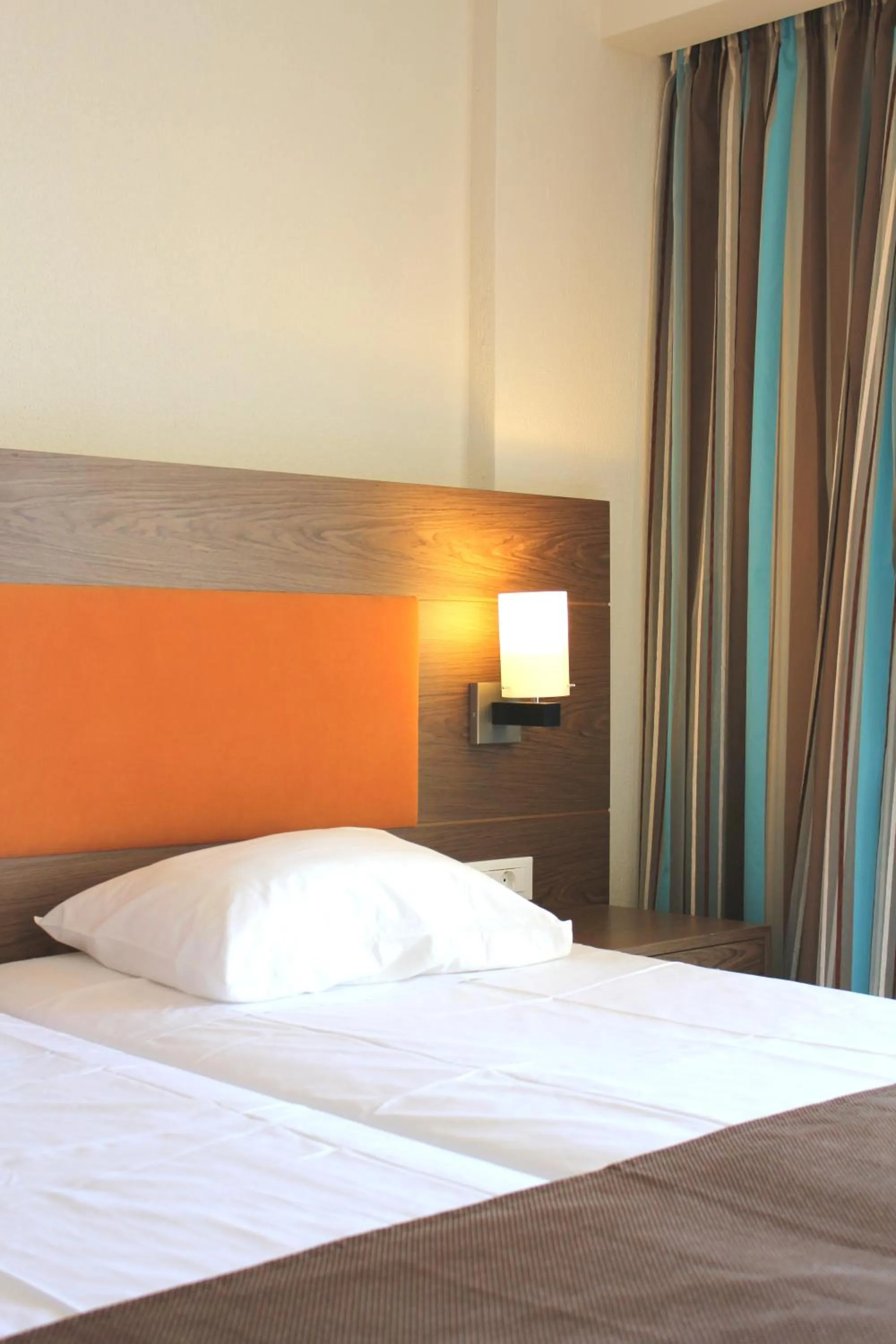 Bedroom, Bed in Sea Melody Beach Hotel Apartments