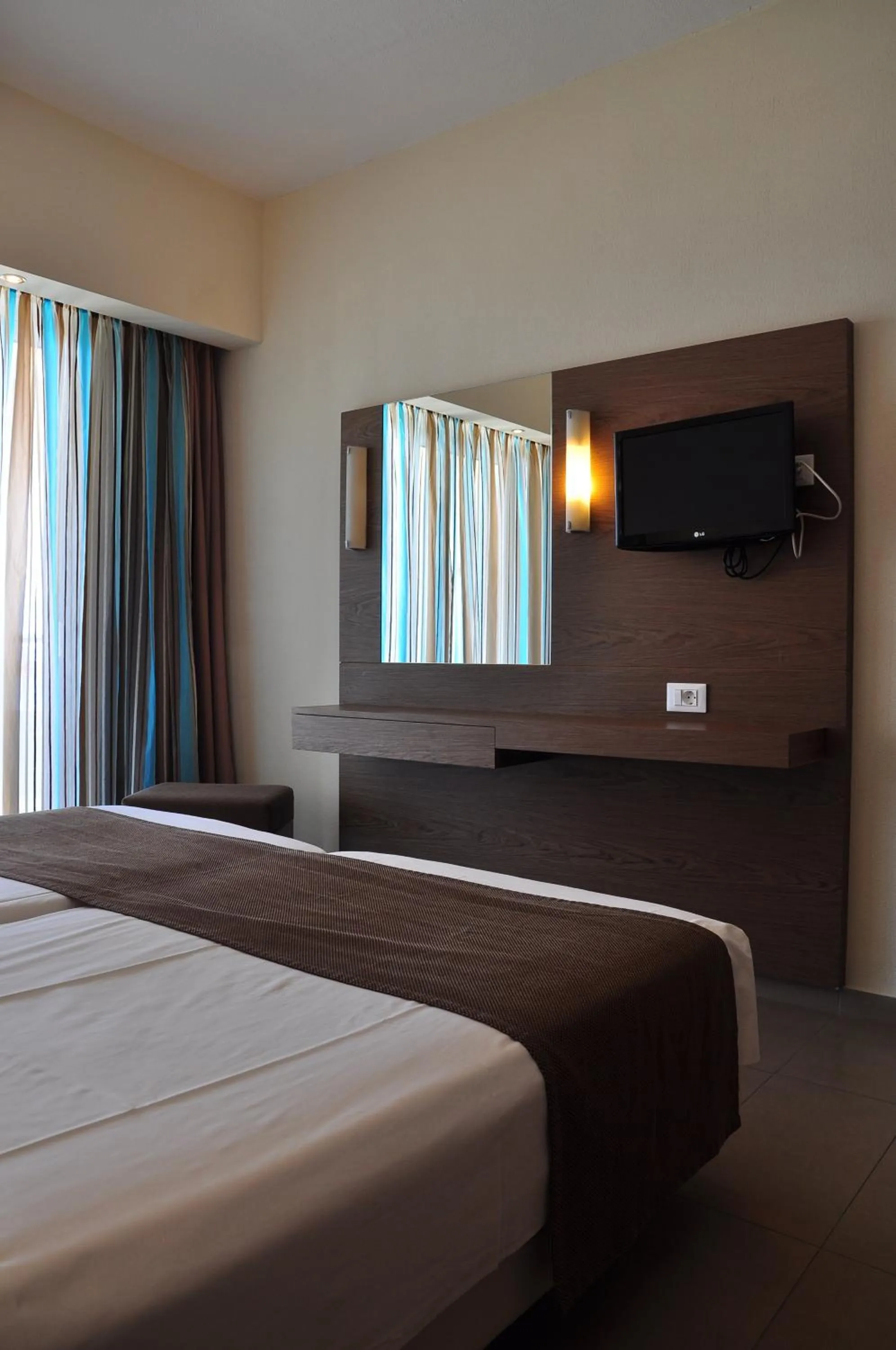 Bedroom, Bed in Sea Melody Beach Hotel Apartments