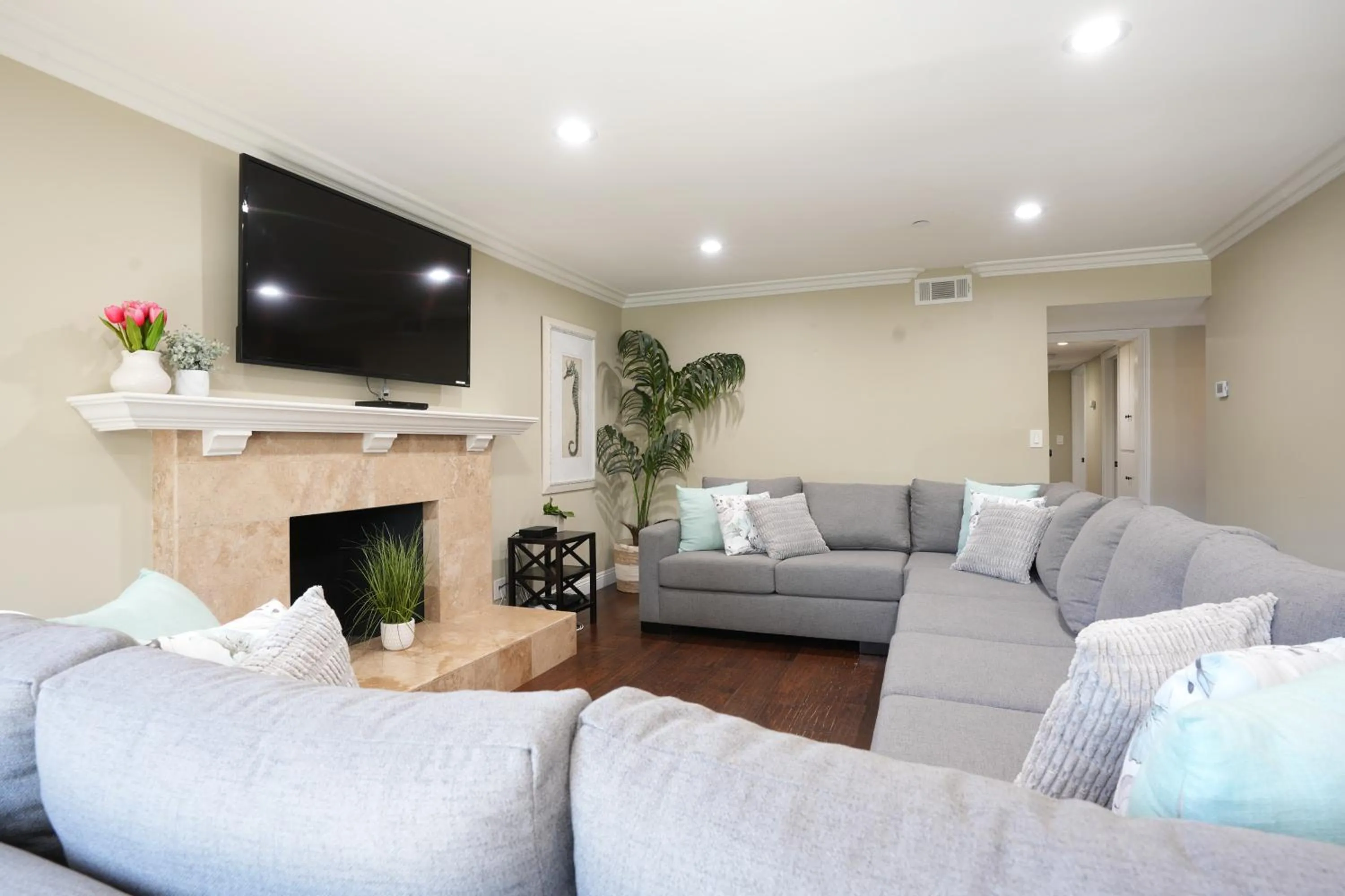 Living room in Highly Upgraded, 5 Bed, 45 ba, New Pool w/Jacuzzi, 1/2 mile walk to Disney
