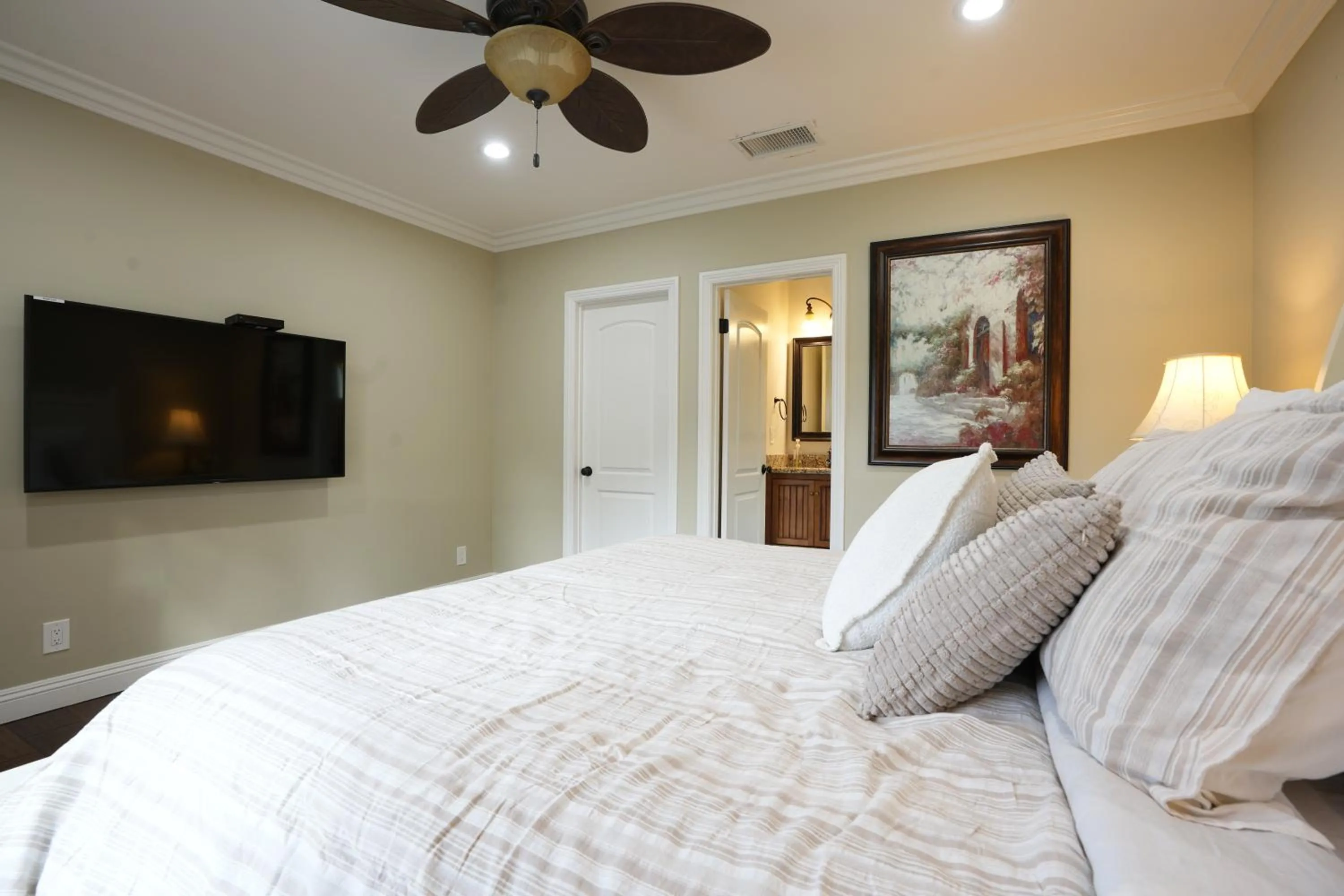 Other in Highly Upgraded, 5 Bed, 45 ba, New Pool w/Jacuzzi, 1/2 mile walk to Disney