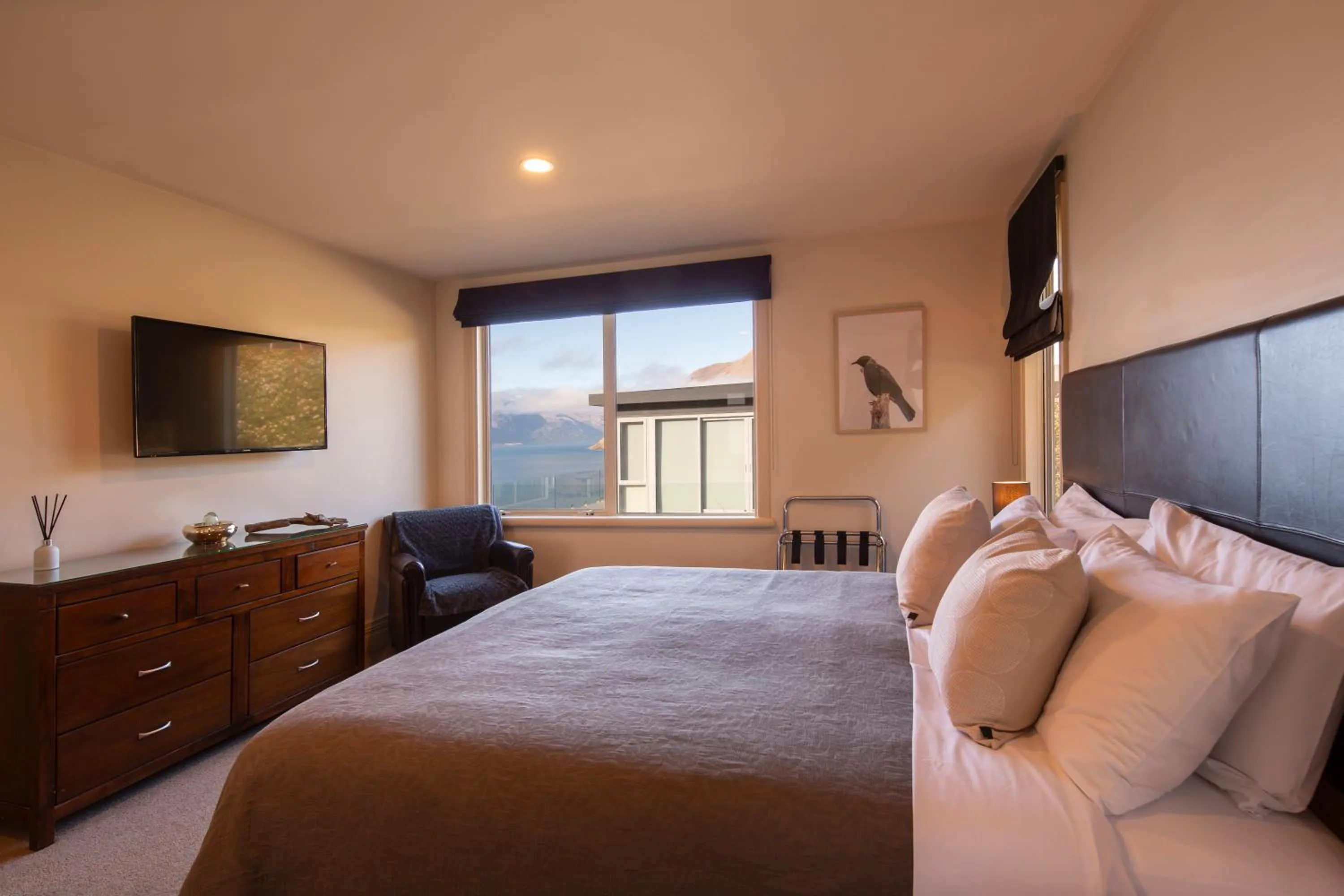 Bedroom, Bed in Aspen House
