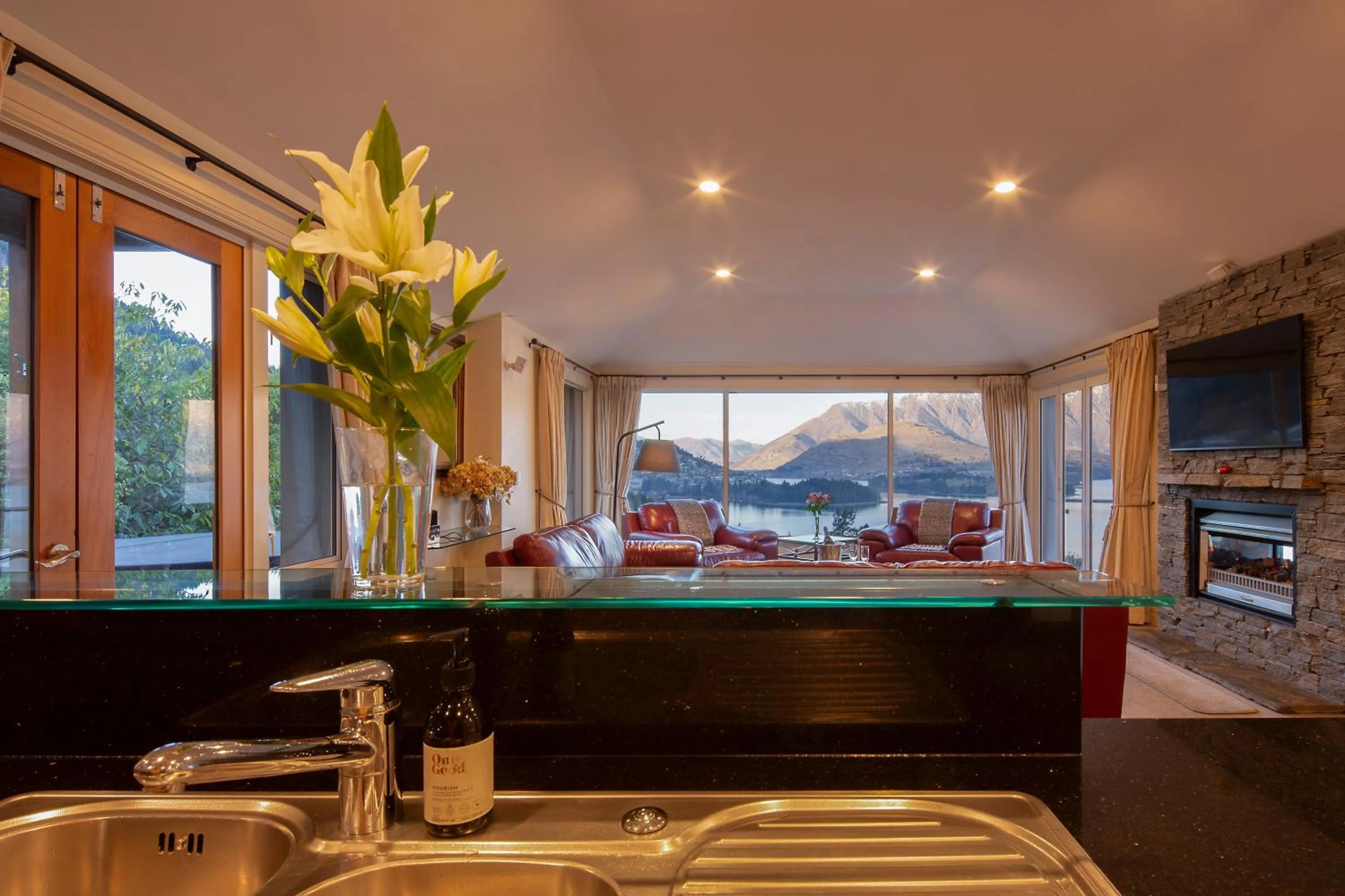 Kitchen or kitchenette in Aspen House
